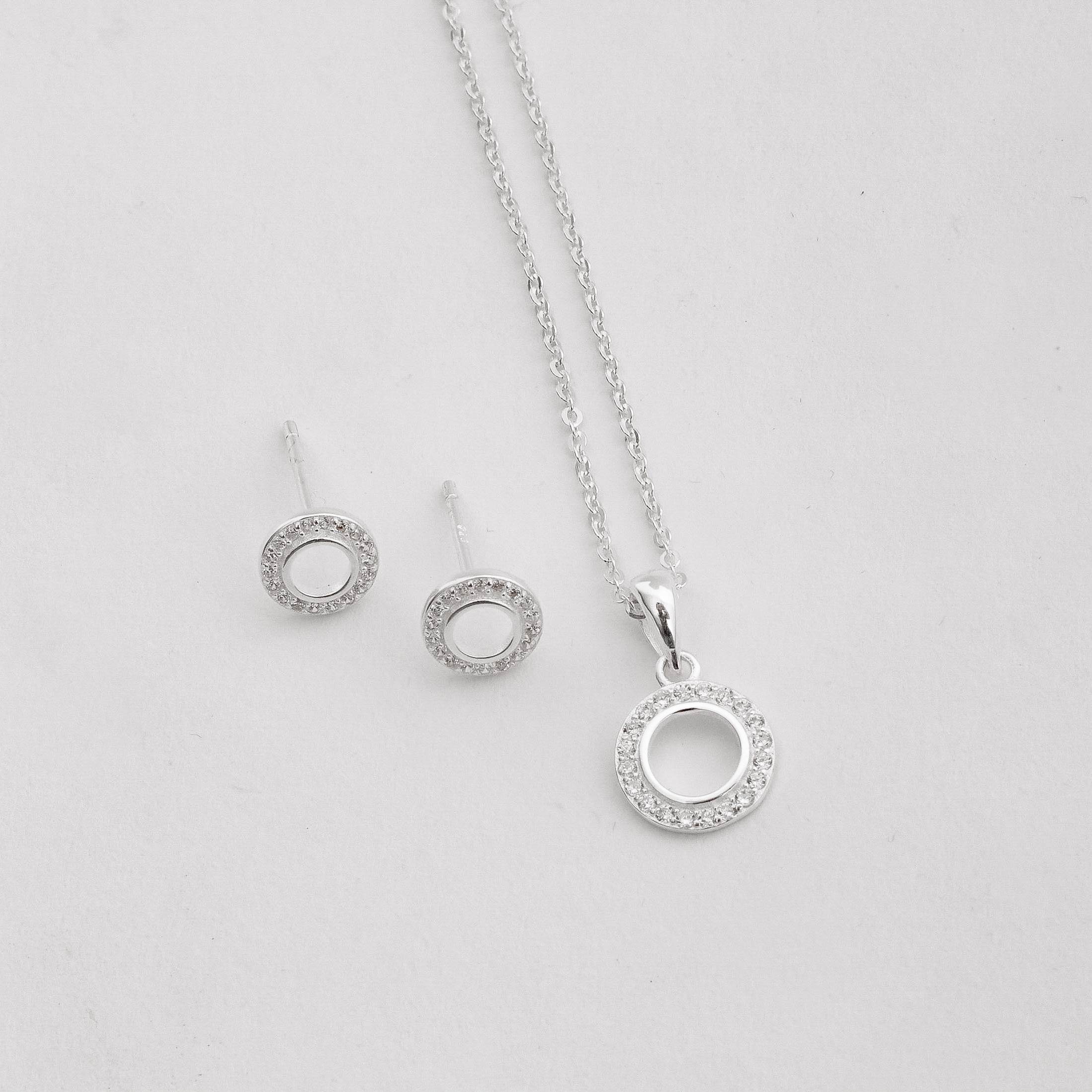 Conjunto brinco e colar círculo vazado com cravejado 9mm corrente cadeadinho 45cm