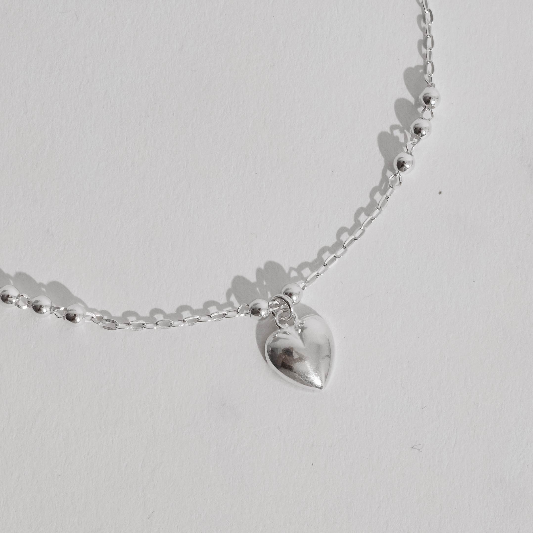 Imagem Pulseira entremeio bolas com pingente coração 9mm