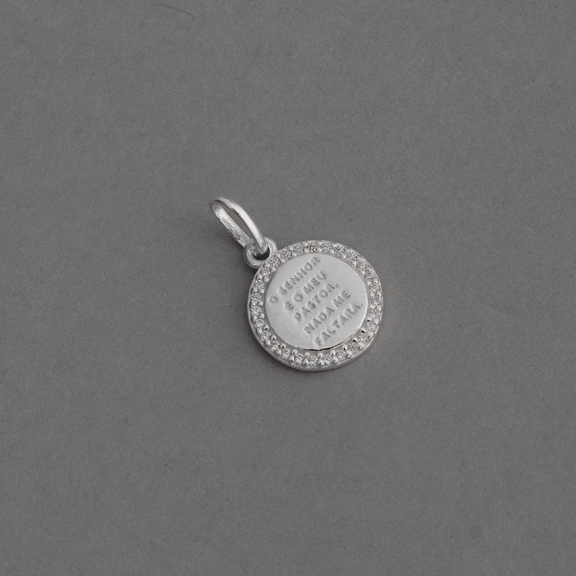 Imagem Secundária Pingente medalha Salmo 23:1 cravejado 12mm