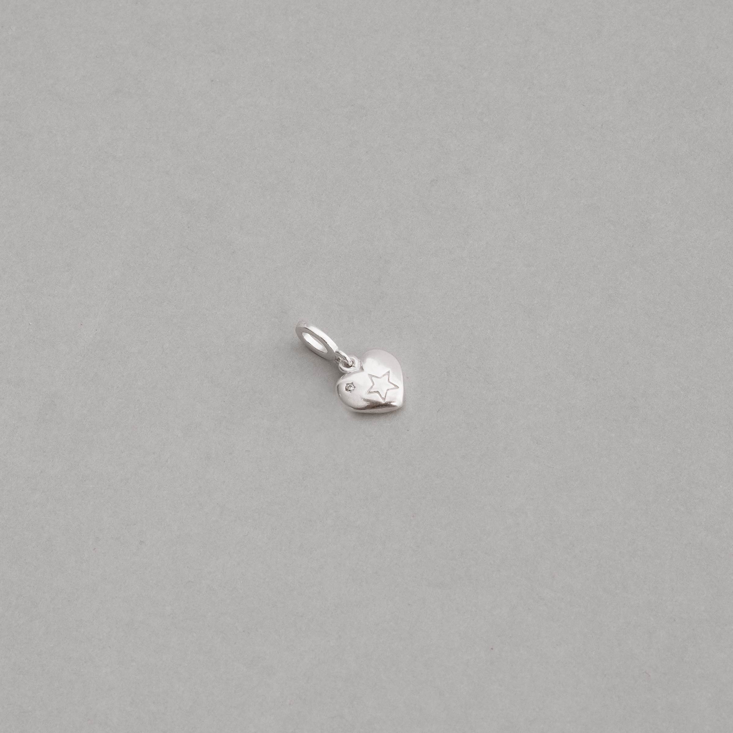 Pingente coração desenho estrela 9mm