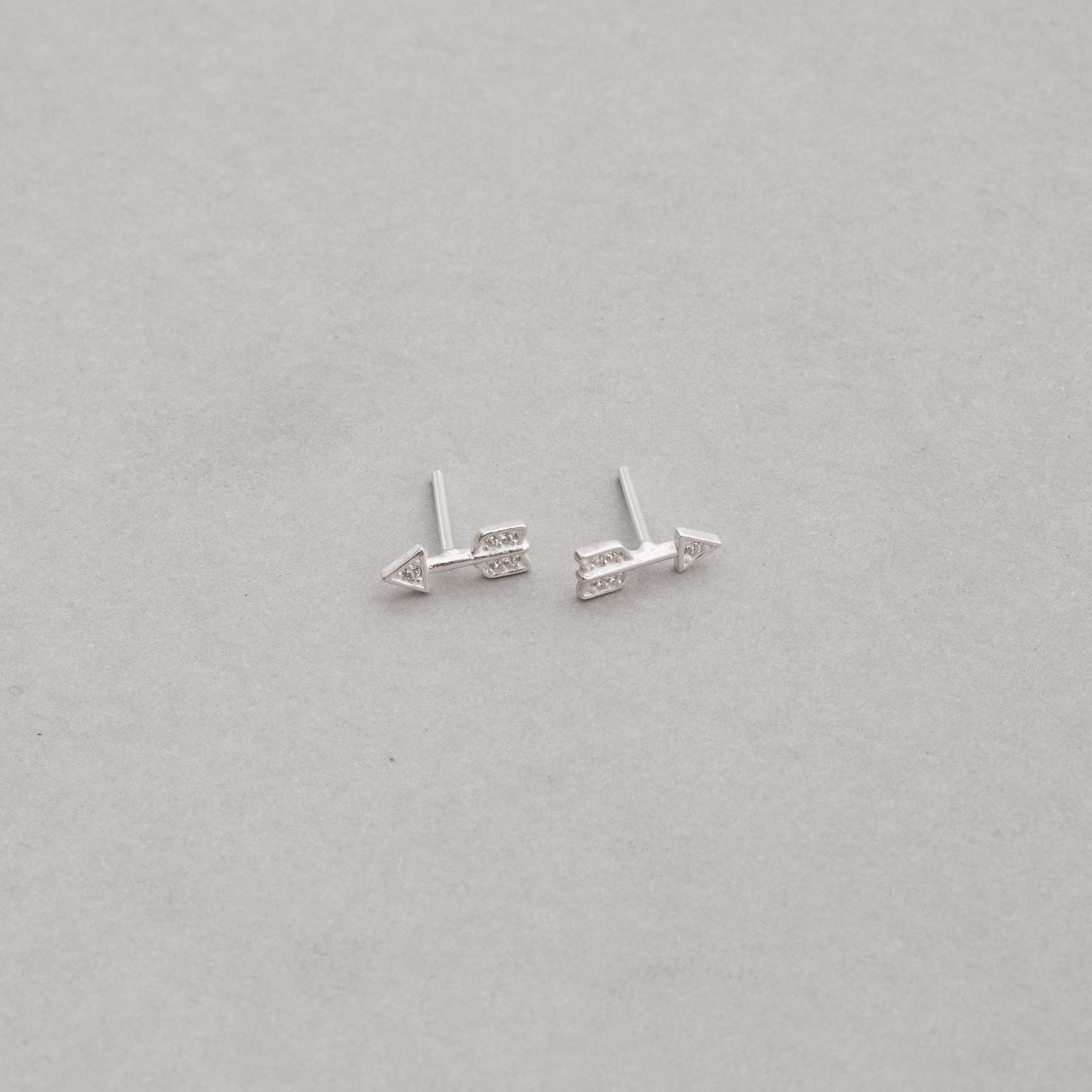 Imagem Secundária Brinco flecha cravejada 9mm