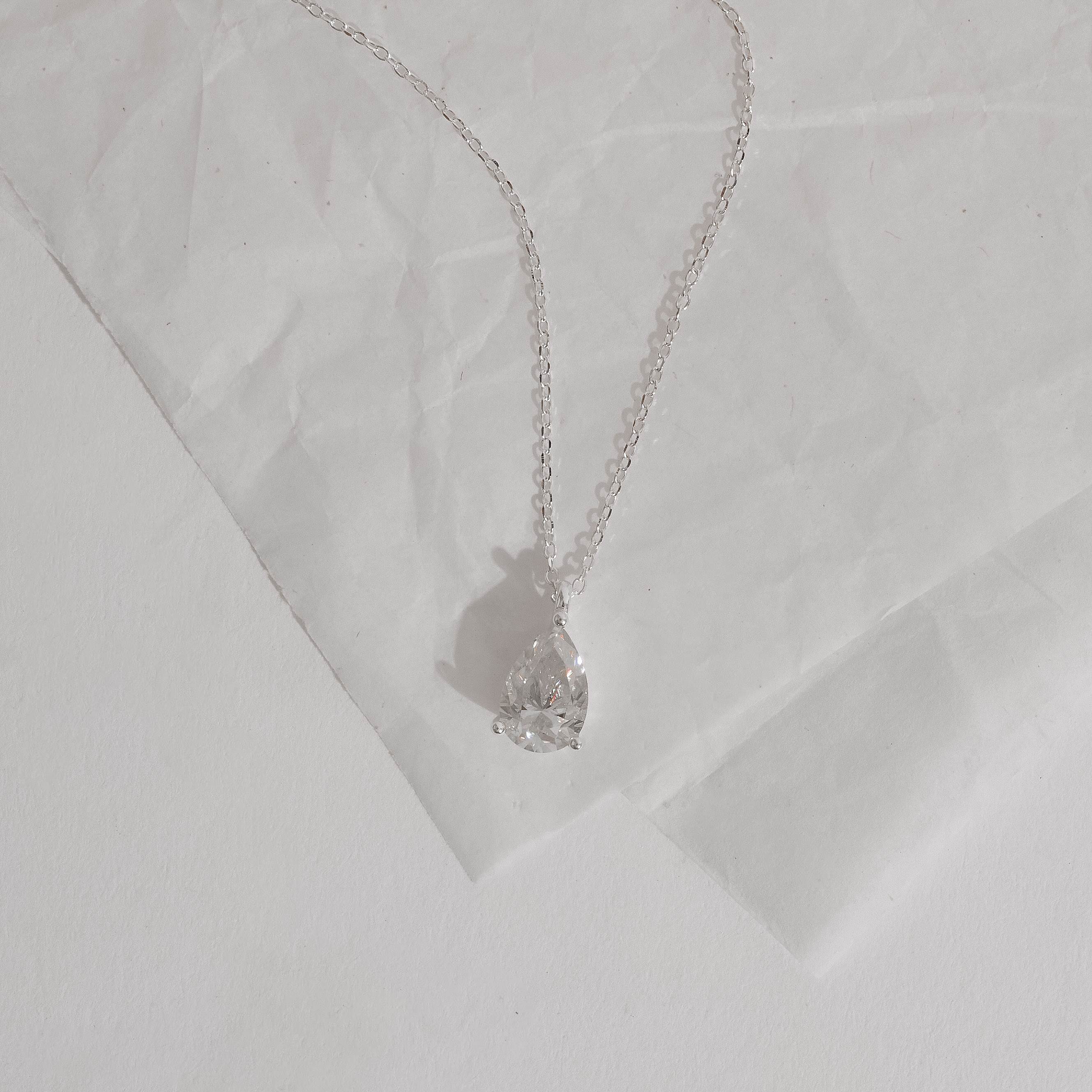 Colar pingente moissanite gota cristal 9x6mm corrente cadeado 40+5cm