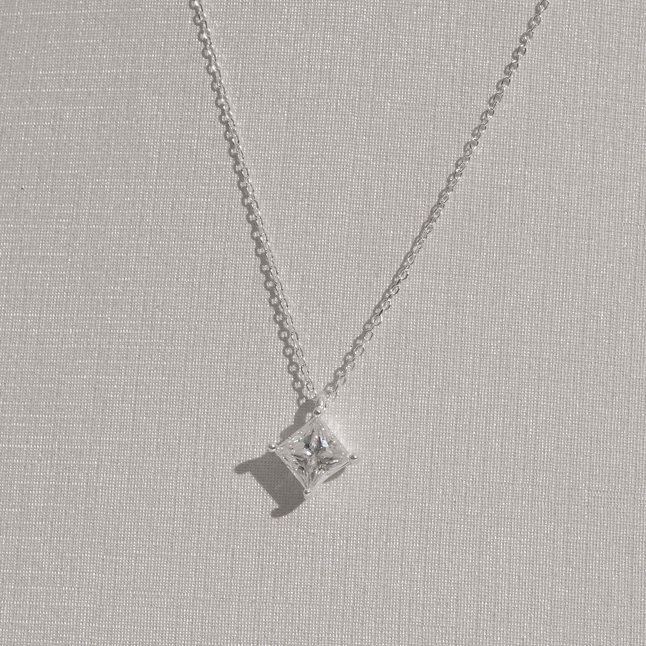 Colar pingente moissanite losango cristal 6mm corrente cadeado 40+5cm