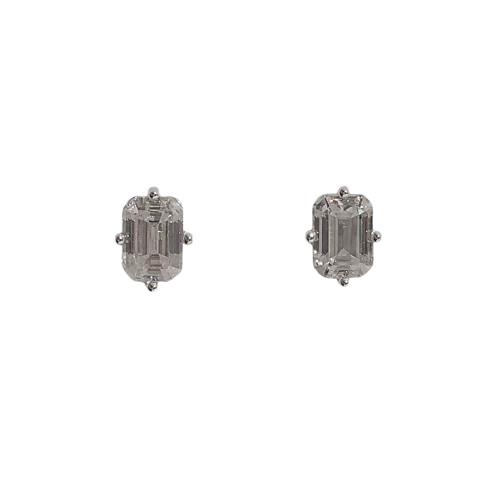 Brinco moissanite emerald 7x5mm