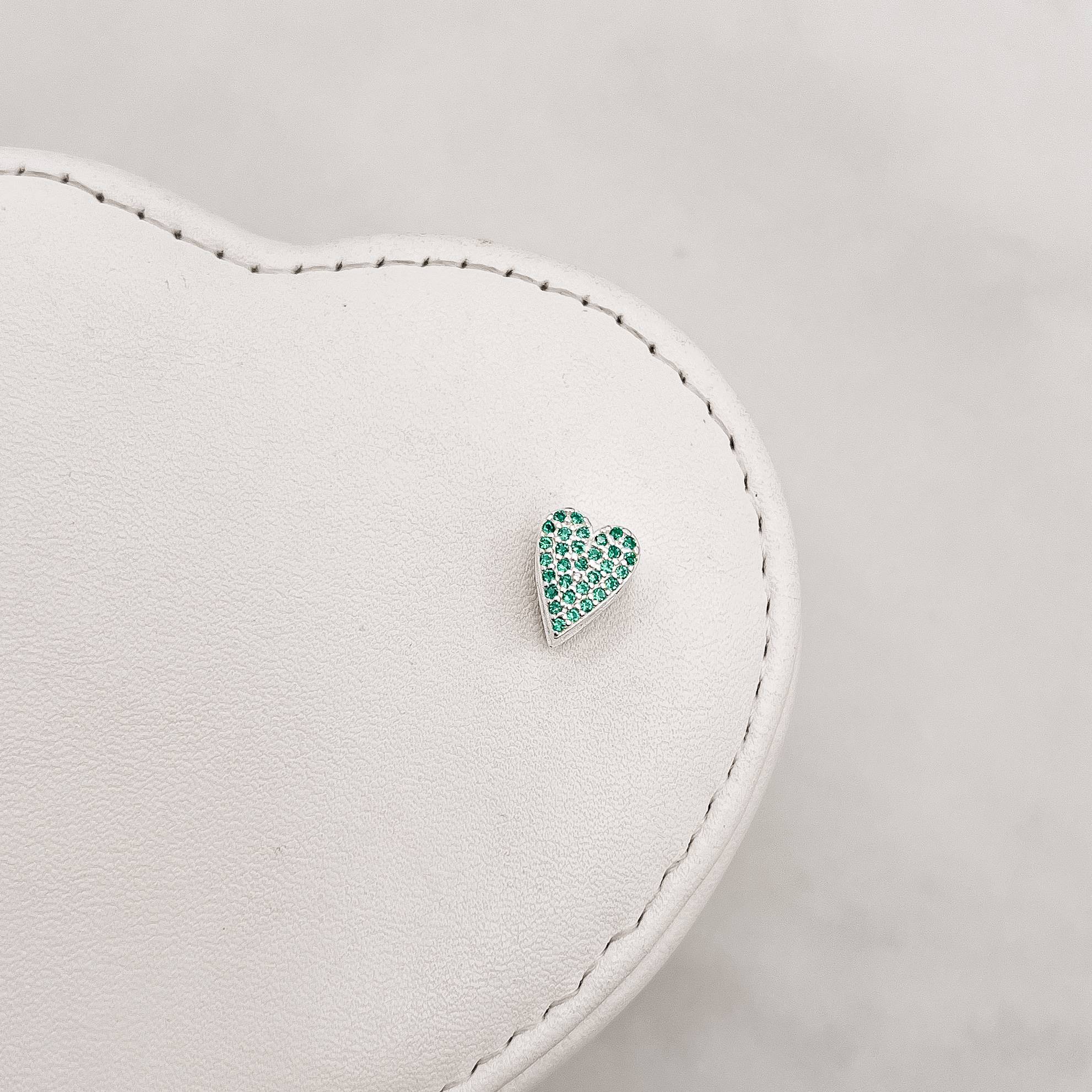 Berloque separador coração alongado cravejado verde 10mm