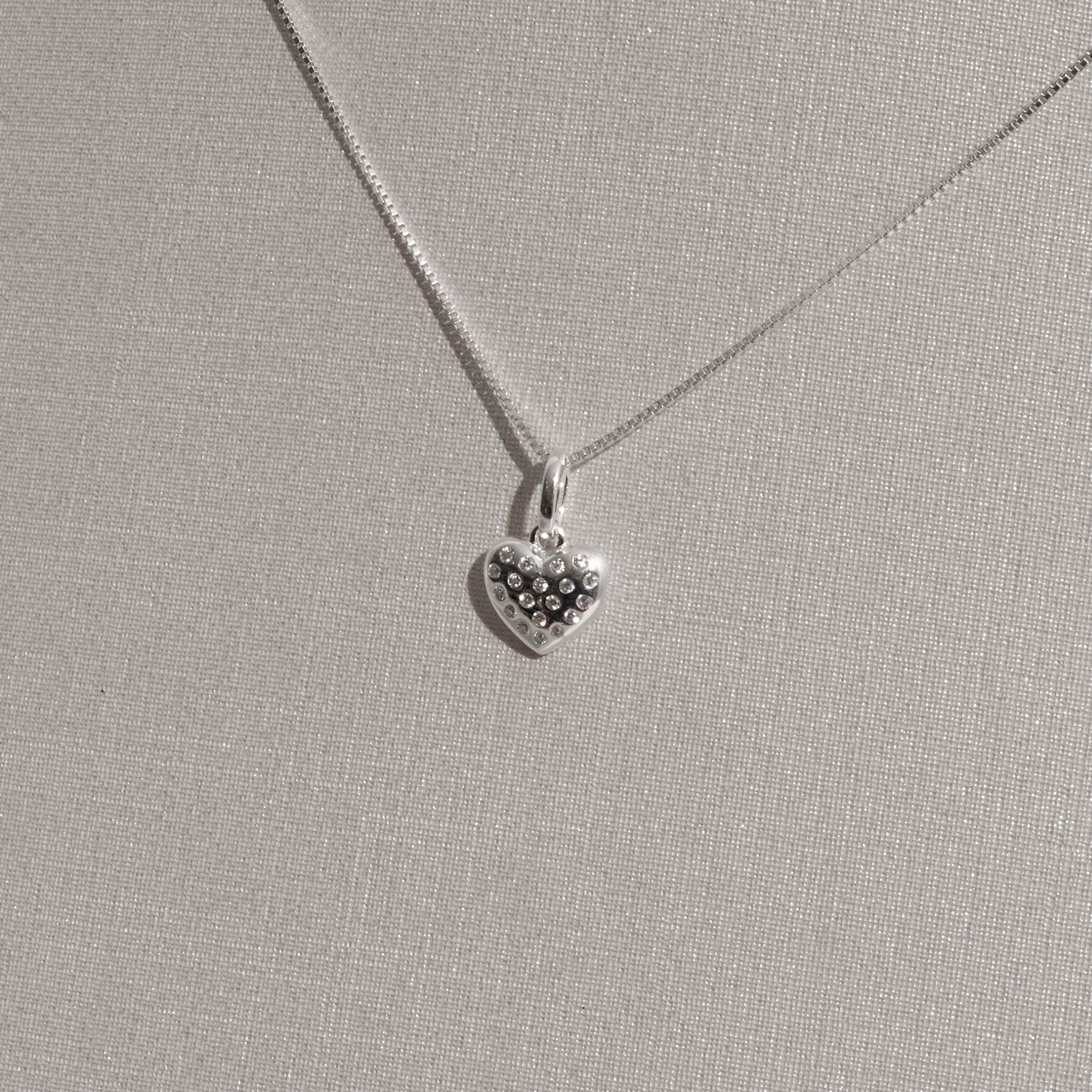 Imagem Secundária Conjunto brinco e colar coração com zircônias cristal 9mm 45cm