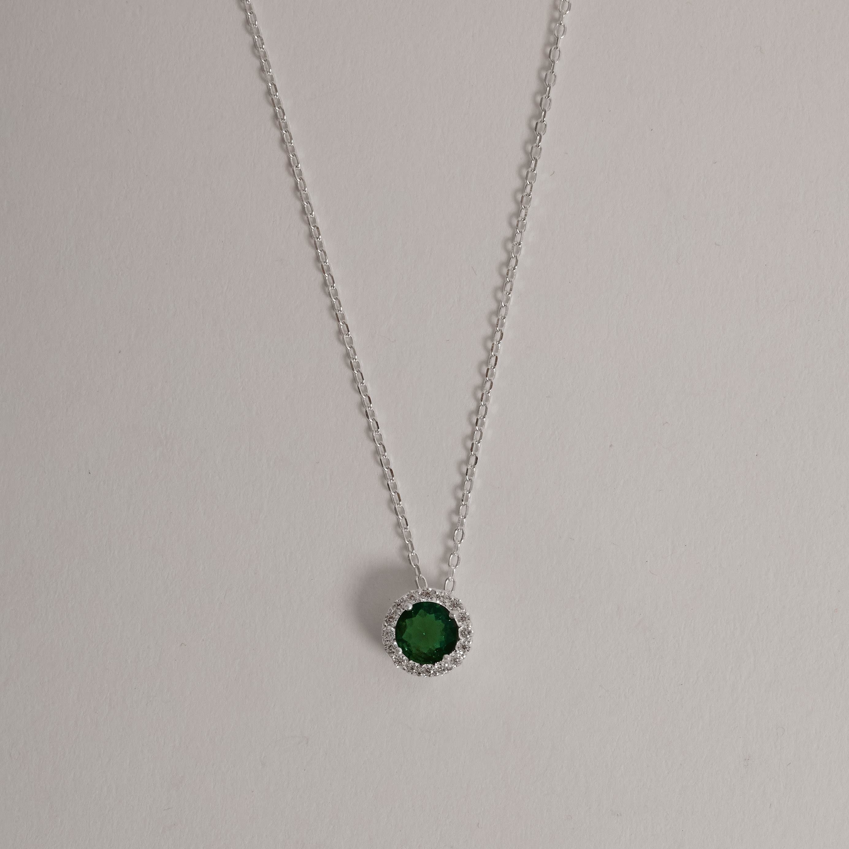 Imagem Colar pingente zircônia redonda esmeralda com cravejado 8mm corrente cadeado 40+5cm