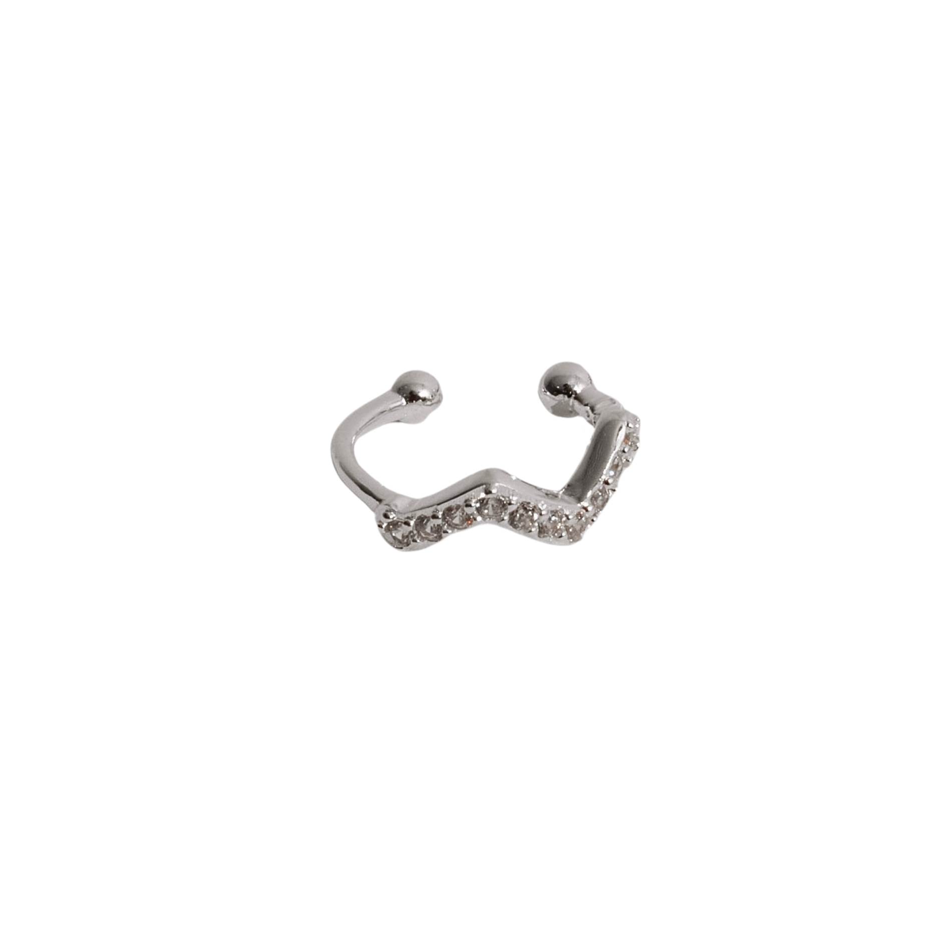 Piercing fake argola zigzag cravejado orelha direita