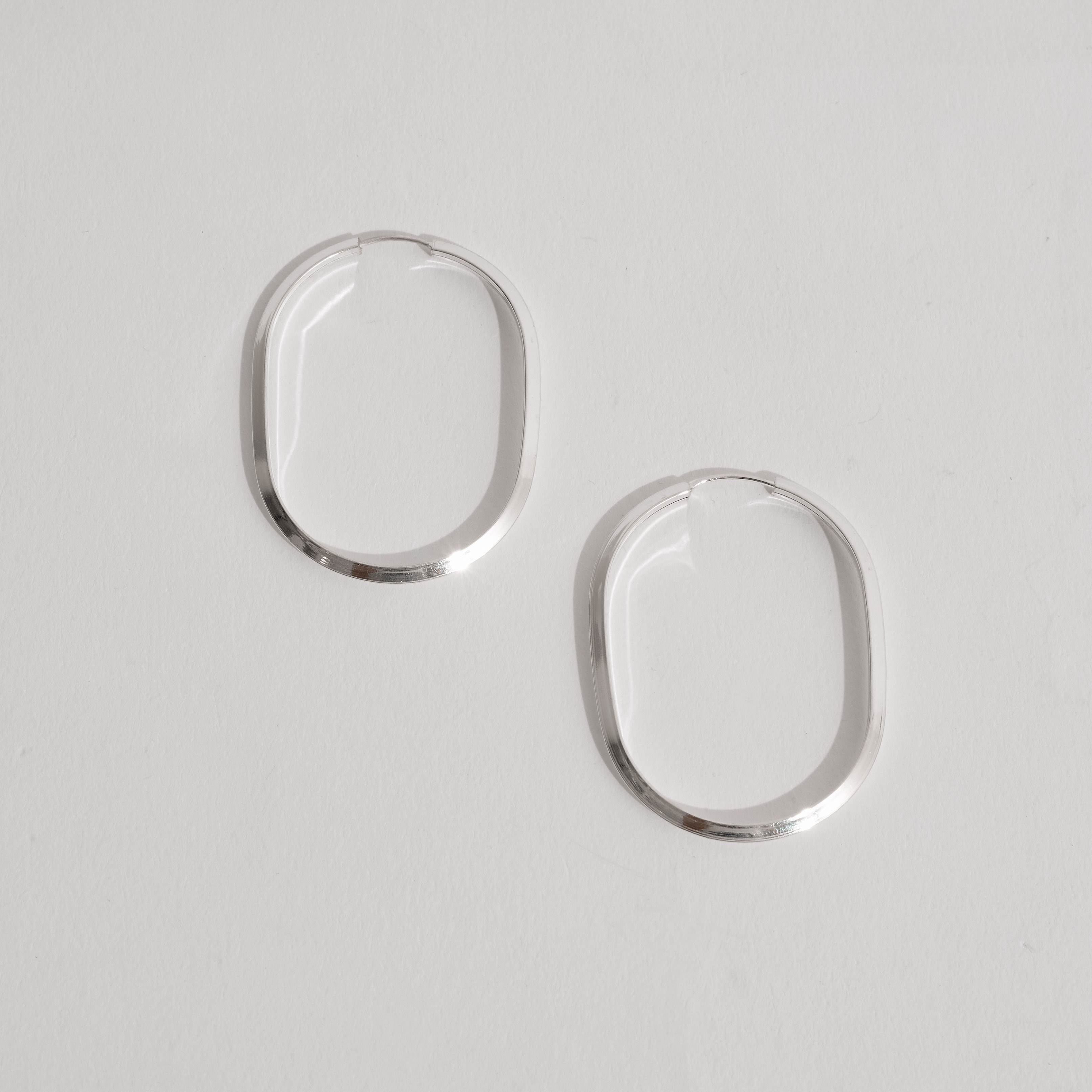 Imagem Argola oval 41x30mm fio triângulo