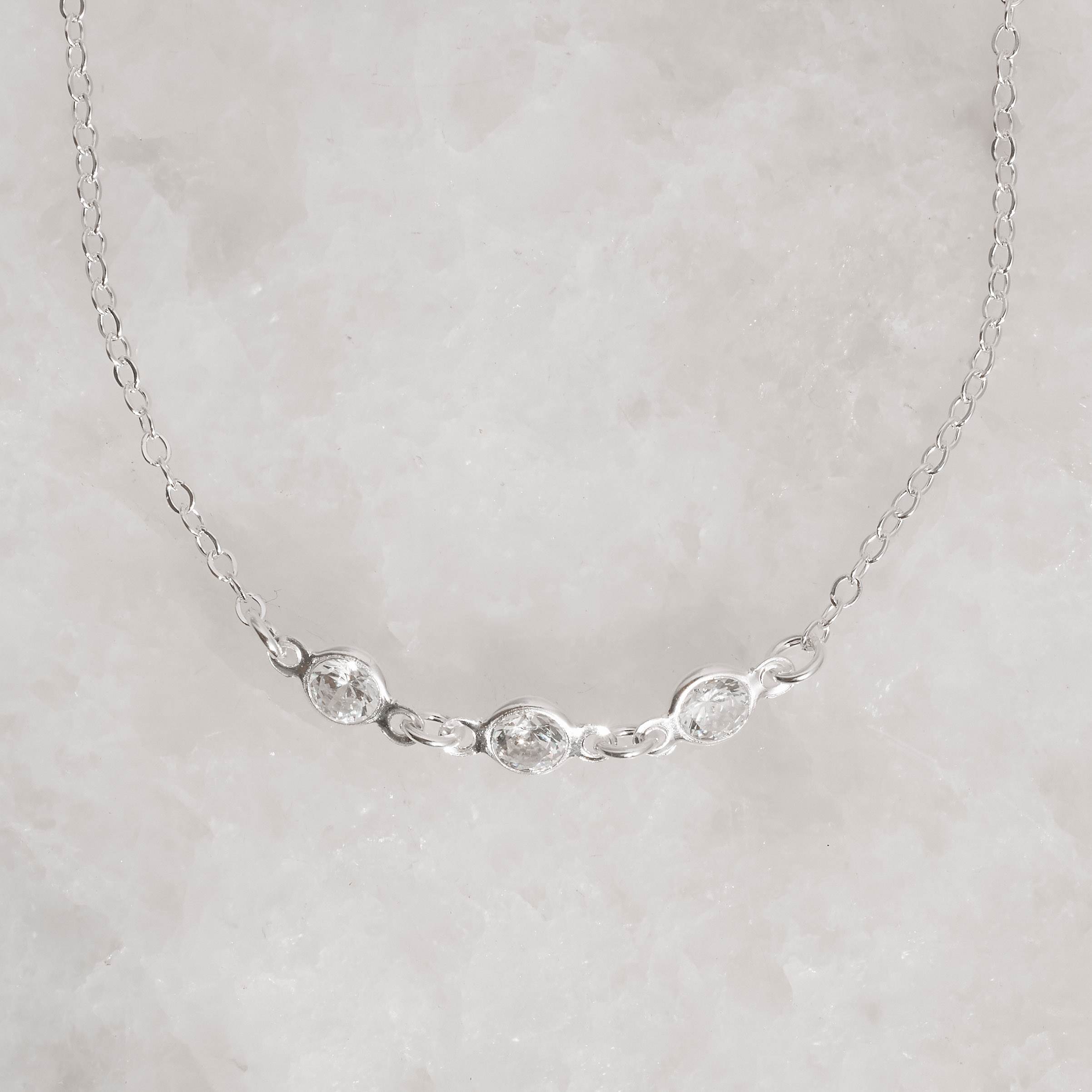 Pulseira infantil entremeios zircônias 4mm 15cm
