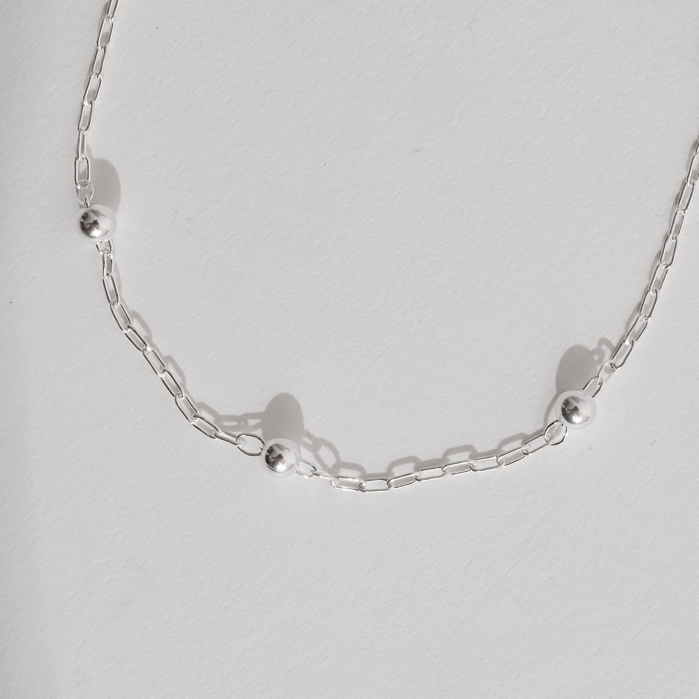 Imagem Pulseira infantil entremeio bolas 4mm corrente cartier 15cm