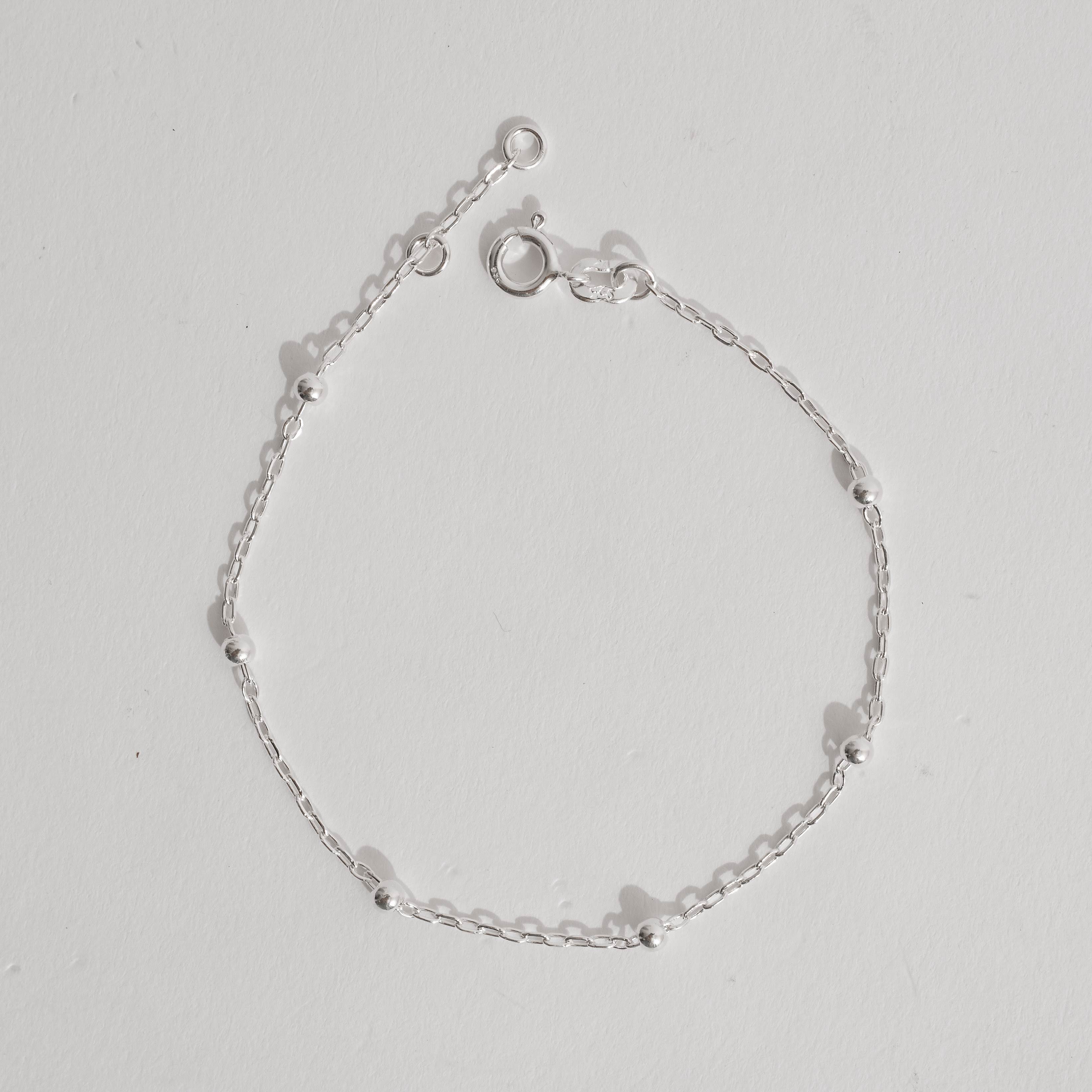 Imagem Pulseira entremeio bolas 4mm corrente cartier 18,5cm