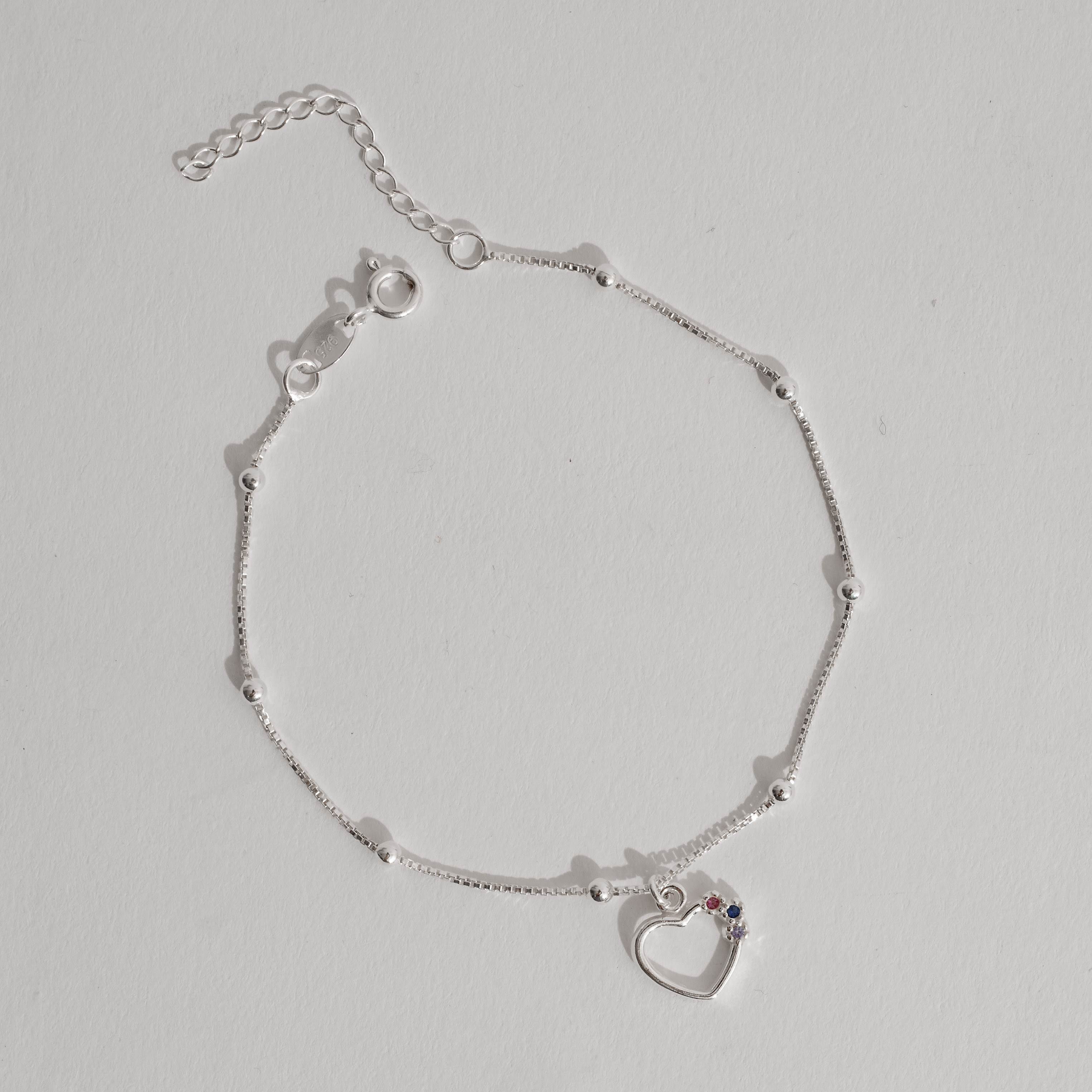 Imagem Pulseira pingente coração vazado detalhe cravejado colorido 11mm com bolas