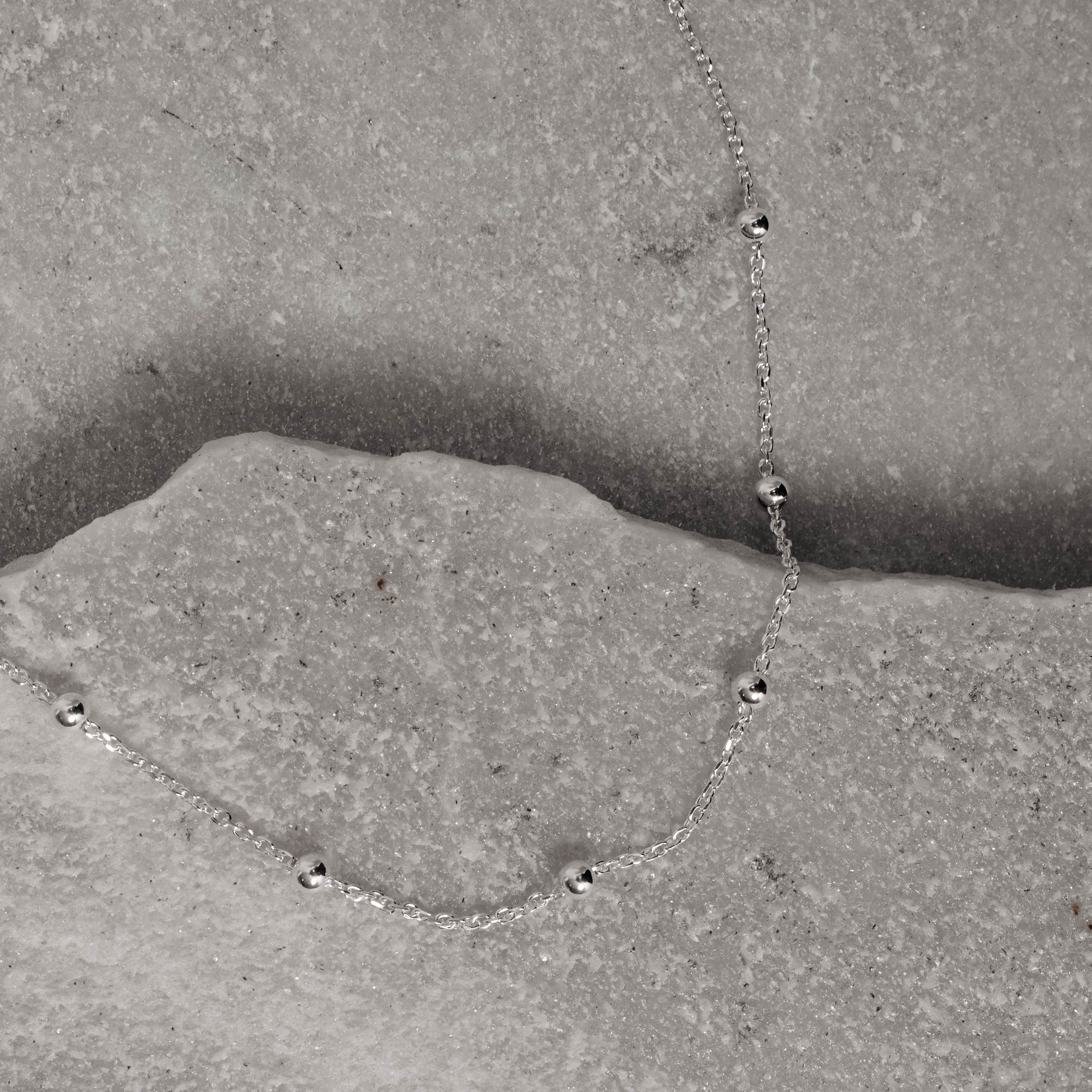 Imagem Secundária Corrente cartier com bolas 3.0 45cm