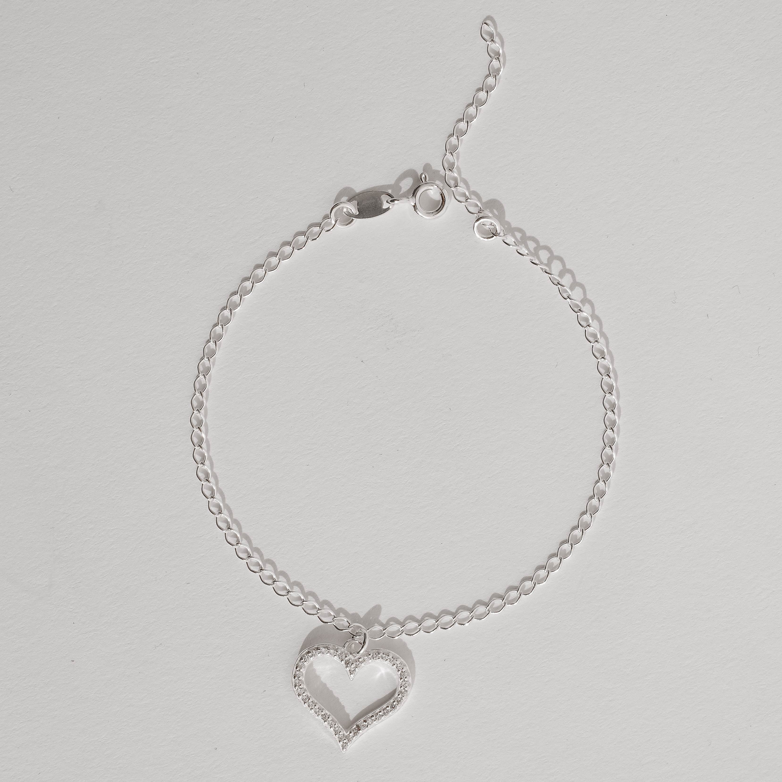 Imagem Pulseira pingente coração vazado cravejado 16mm 17+3cm