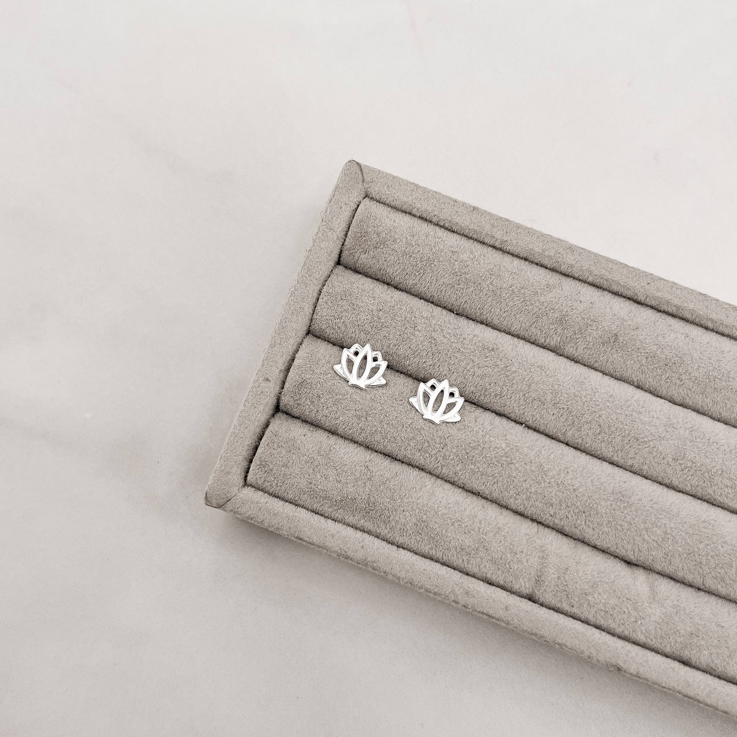 Brinco flor de lótus 8mm