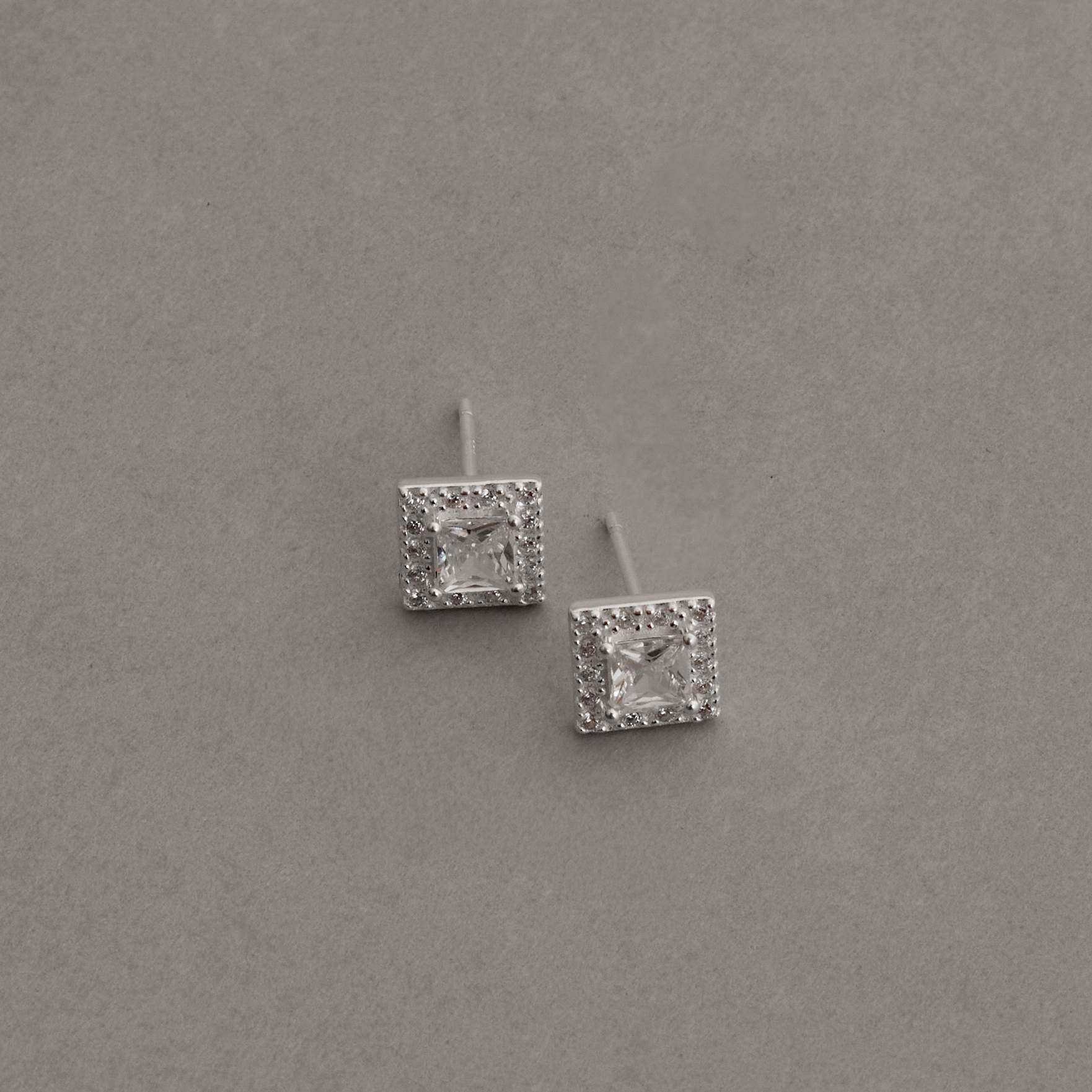 Brinco zircônia quadrada cristal com cravejado 8mm