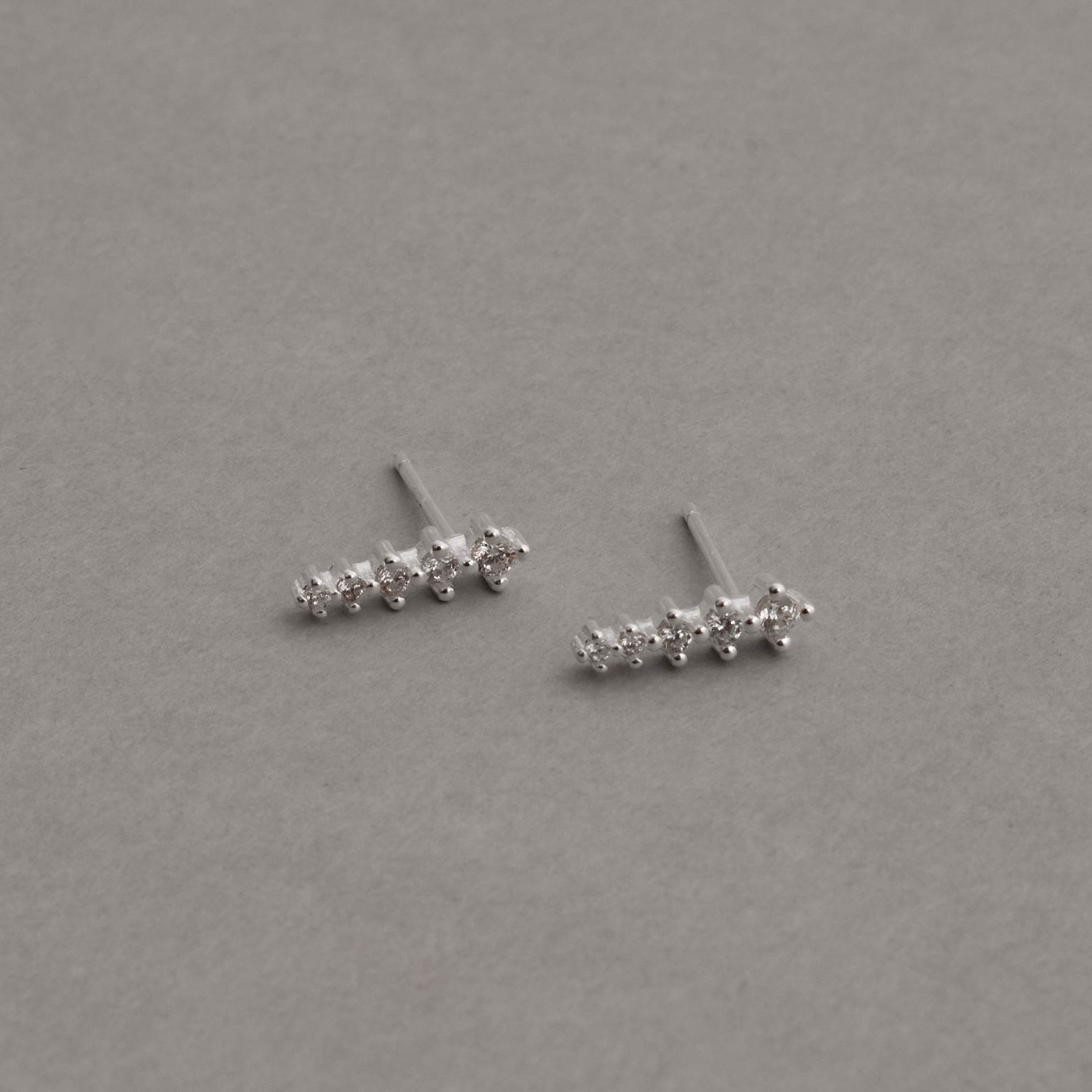 Brinco palito cravejado cristal 11mm