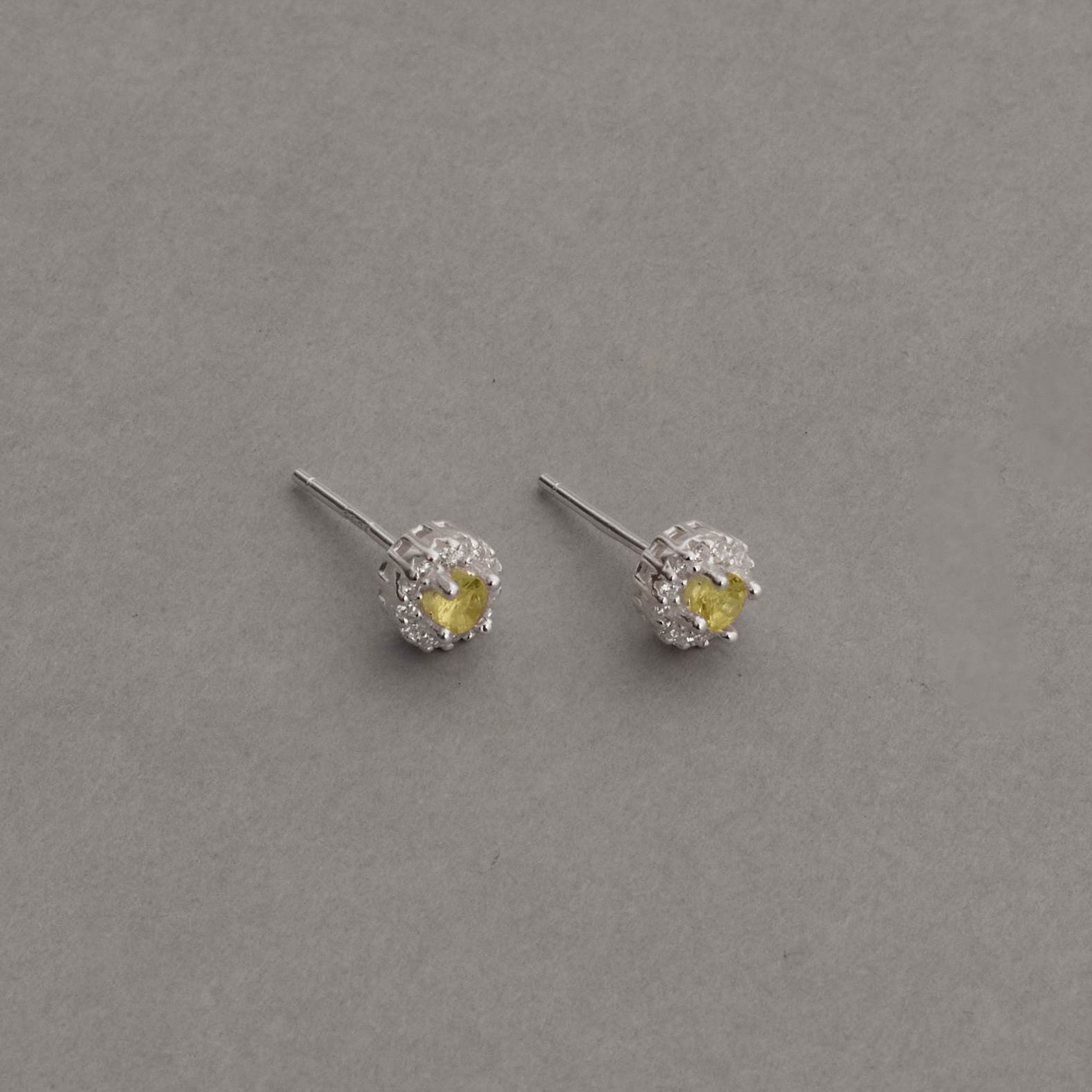 Brinco zircônia amarela com cravejado 6mm