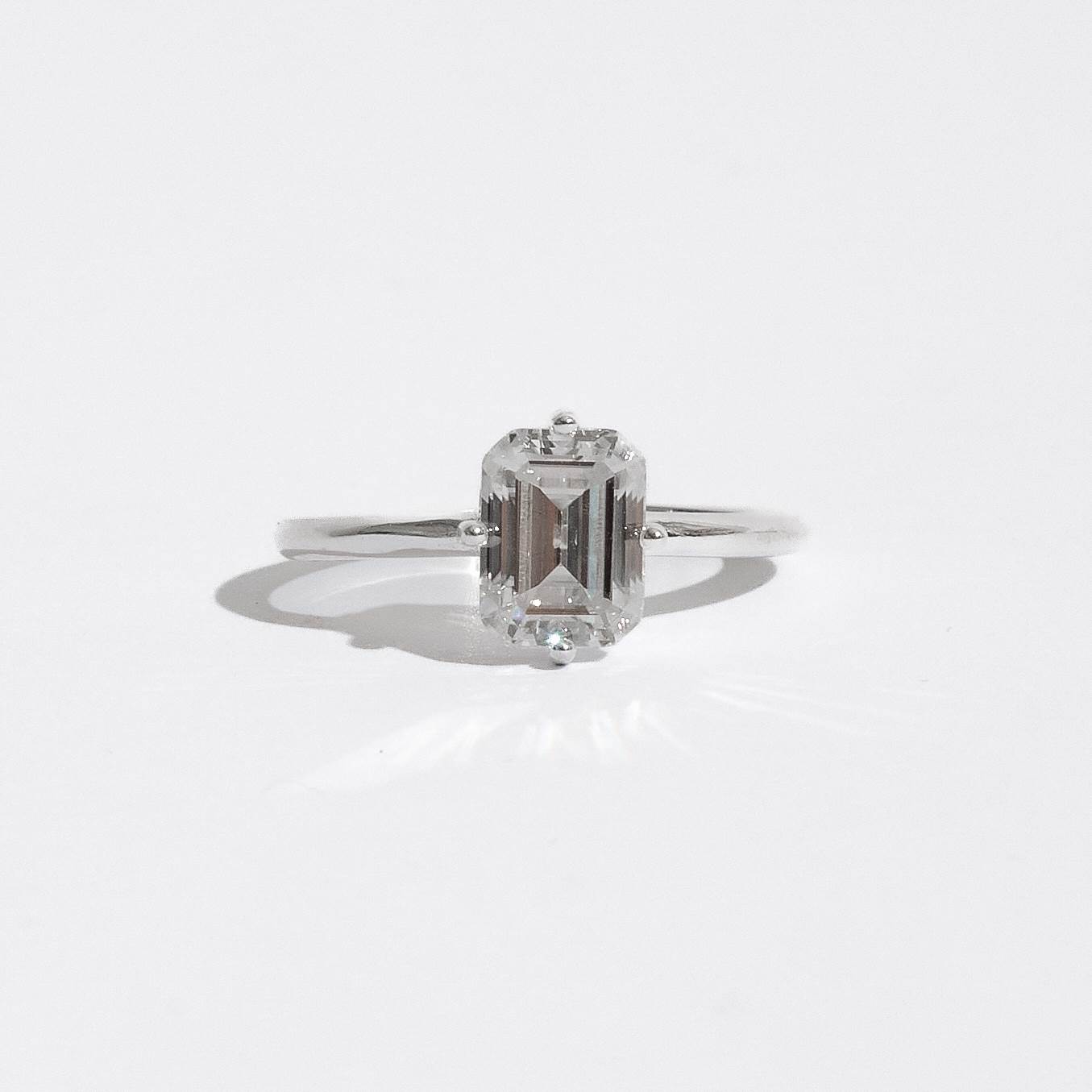 Imagem Anel solitário moissanite emerald 8x6mm