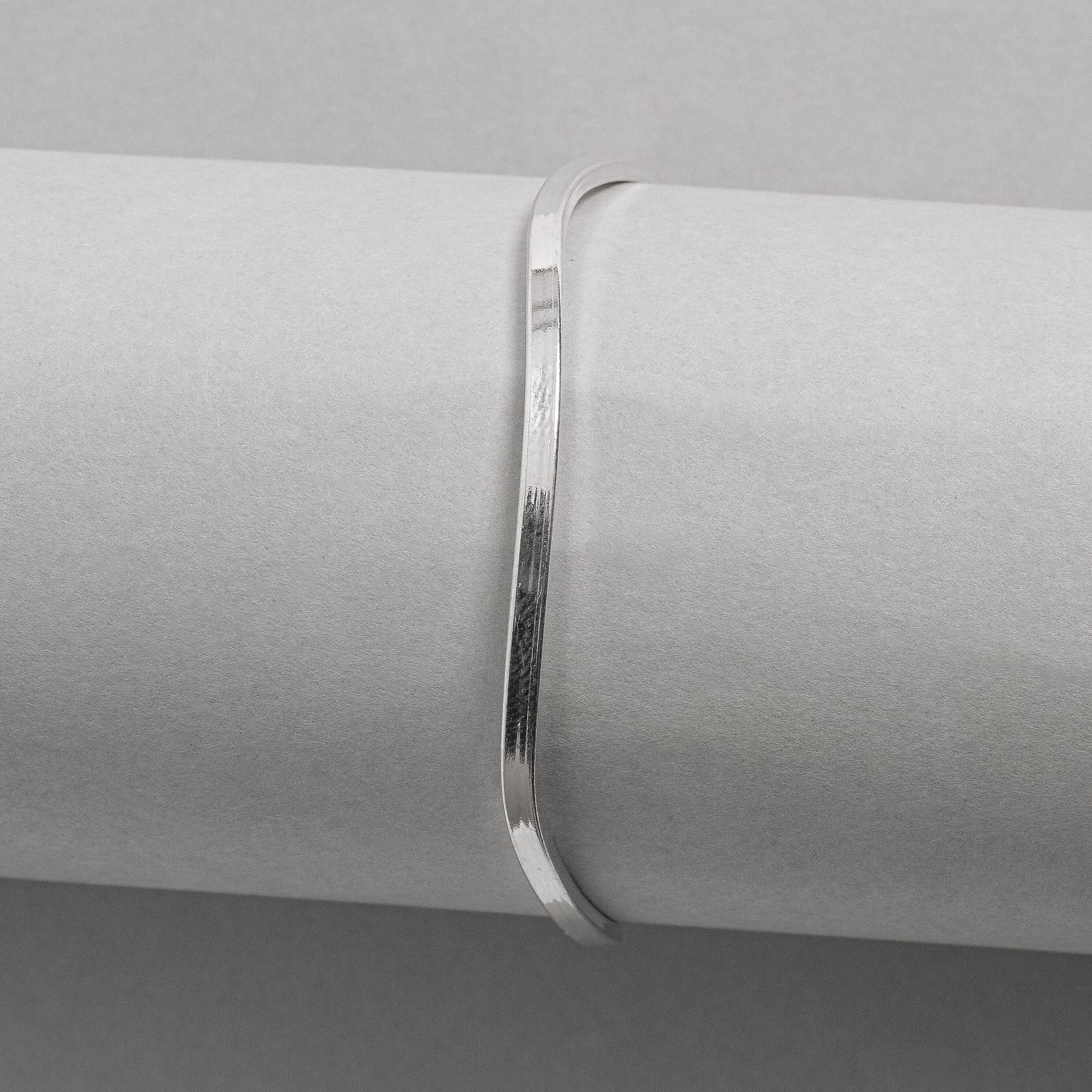 Bracelete 2.3 fio quadrado ondulado