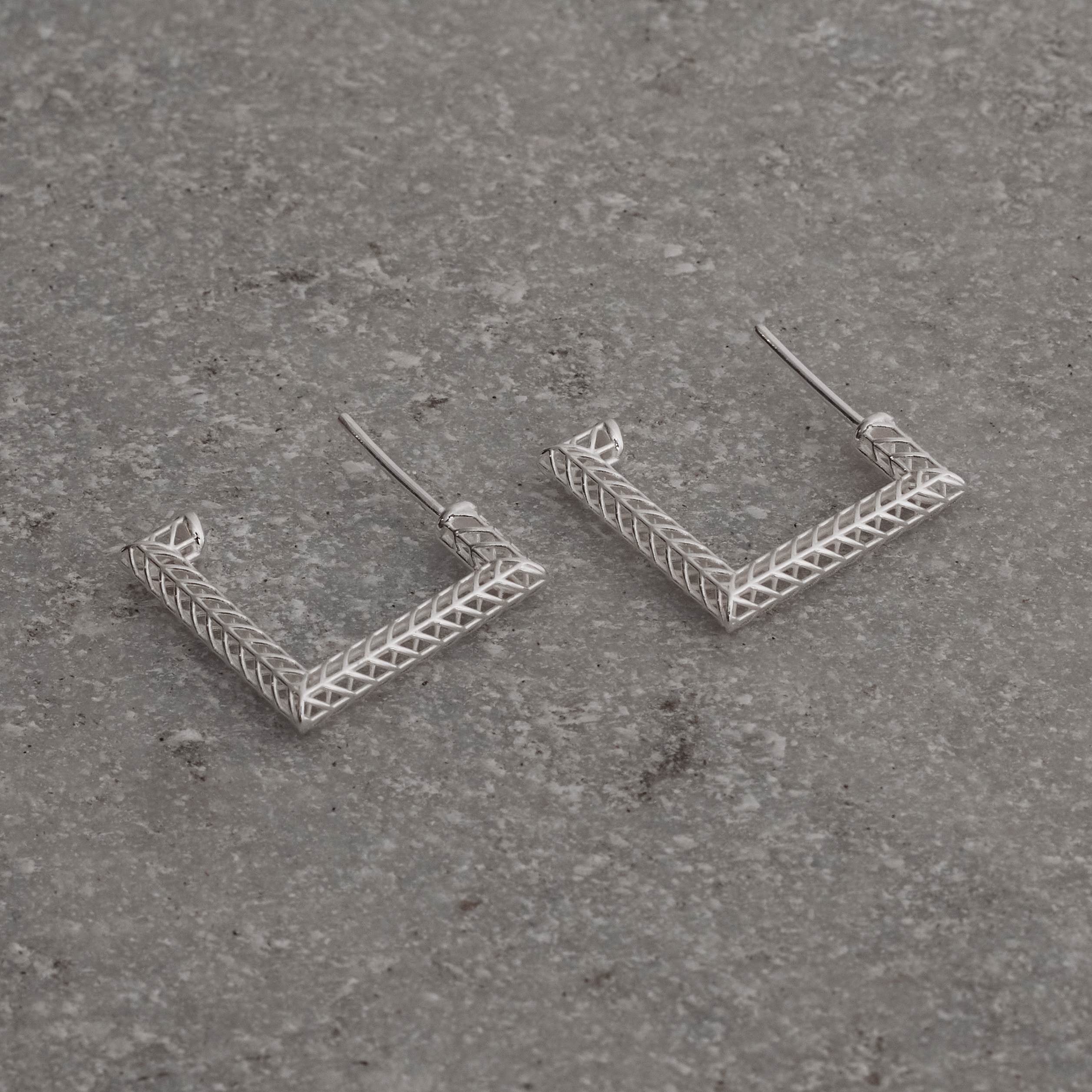 Argola quadrada renda Italiana 17mm tarraxa