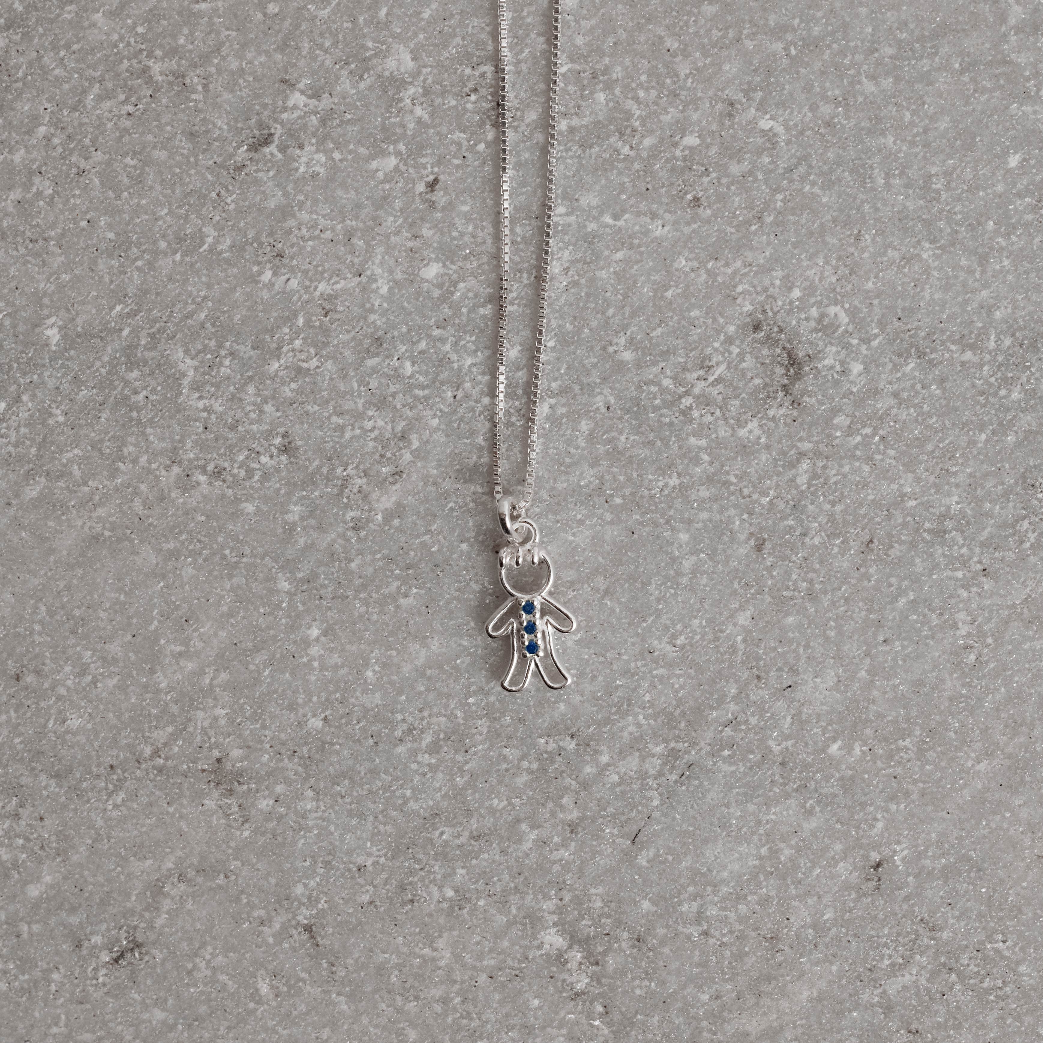 Colar pingente menino detalhe 3 zircônias azul 12mm 45cm