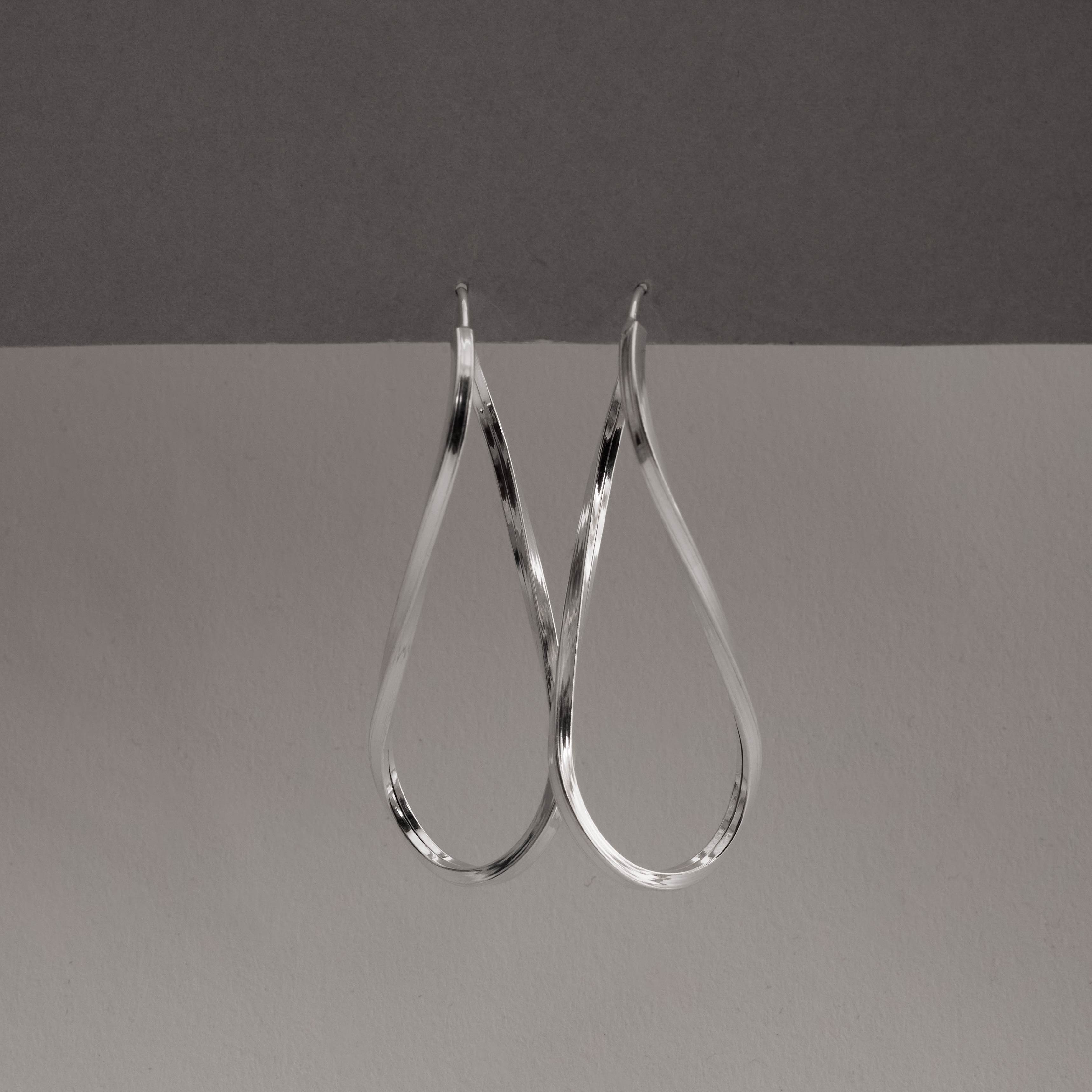 Argola infinito 50mm fio quadrado