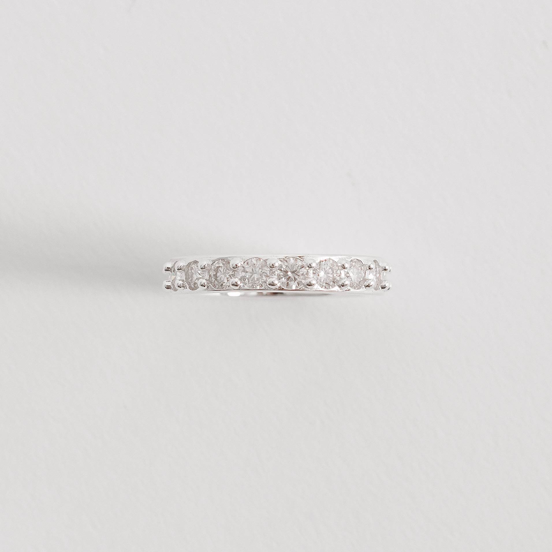 Imagem Anel aliança cravejada com moissanites 3mm 