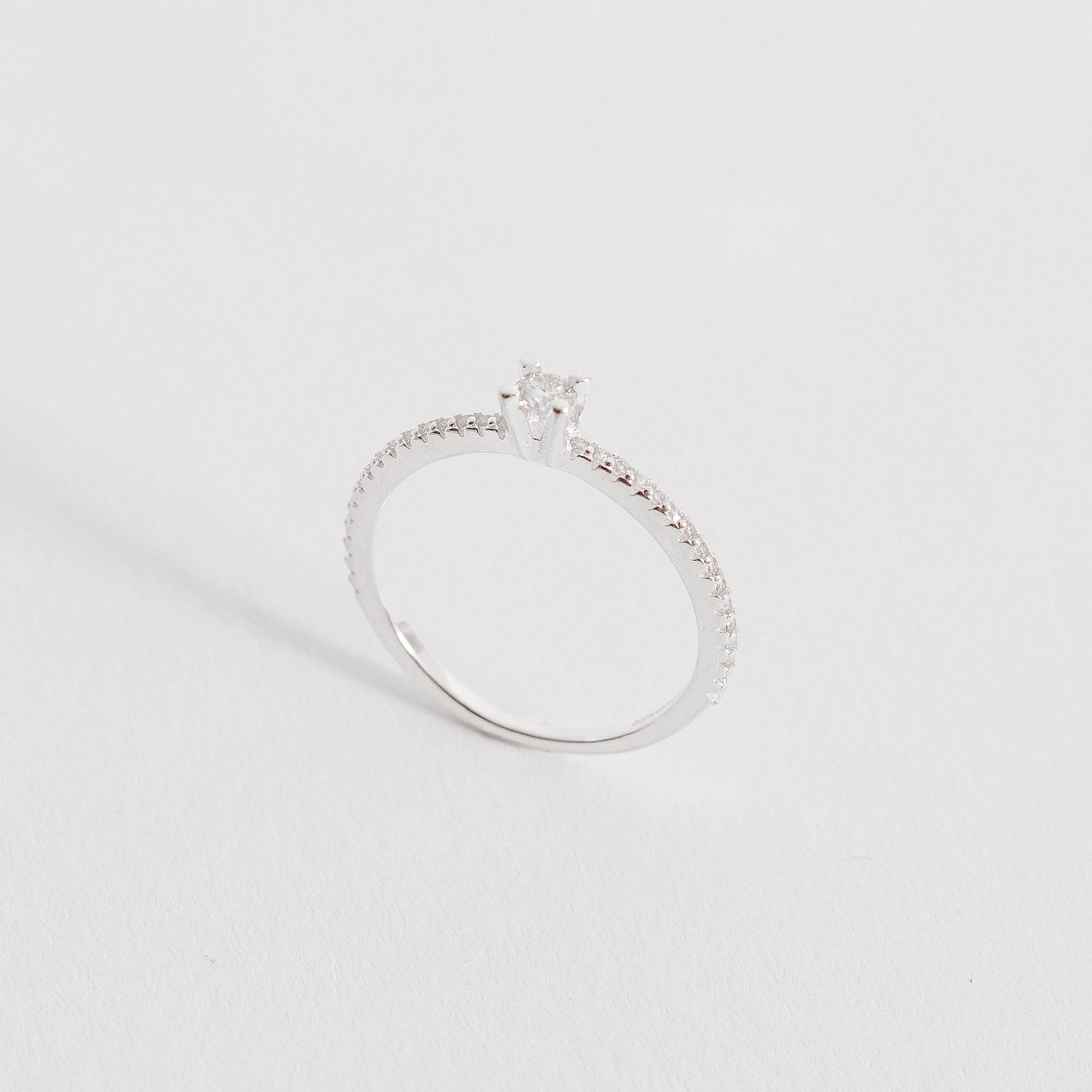 Imagem Secundária Anel meia aliança com solitário moissanite 3mm 