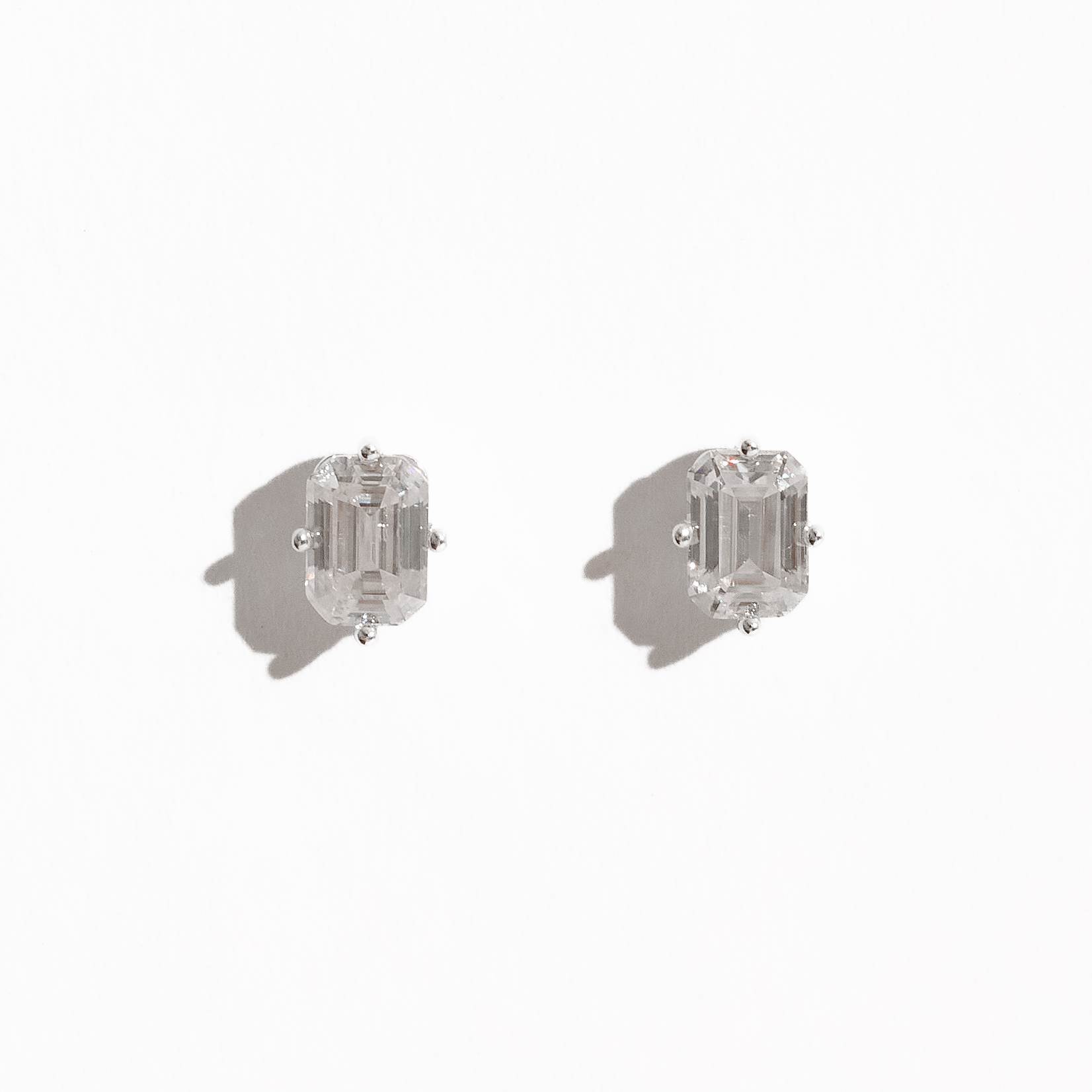 Brinco moissanite emerald 7x5mm