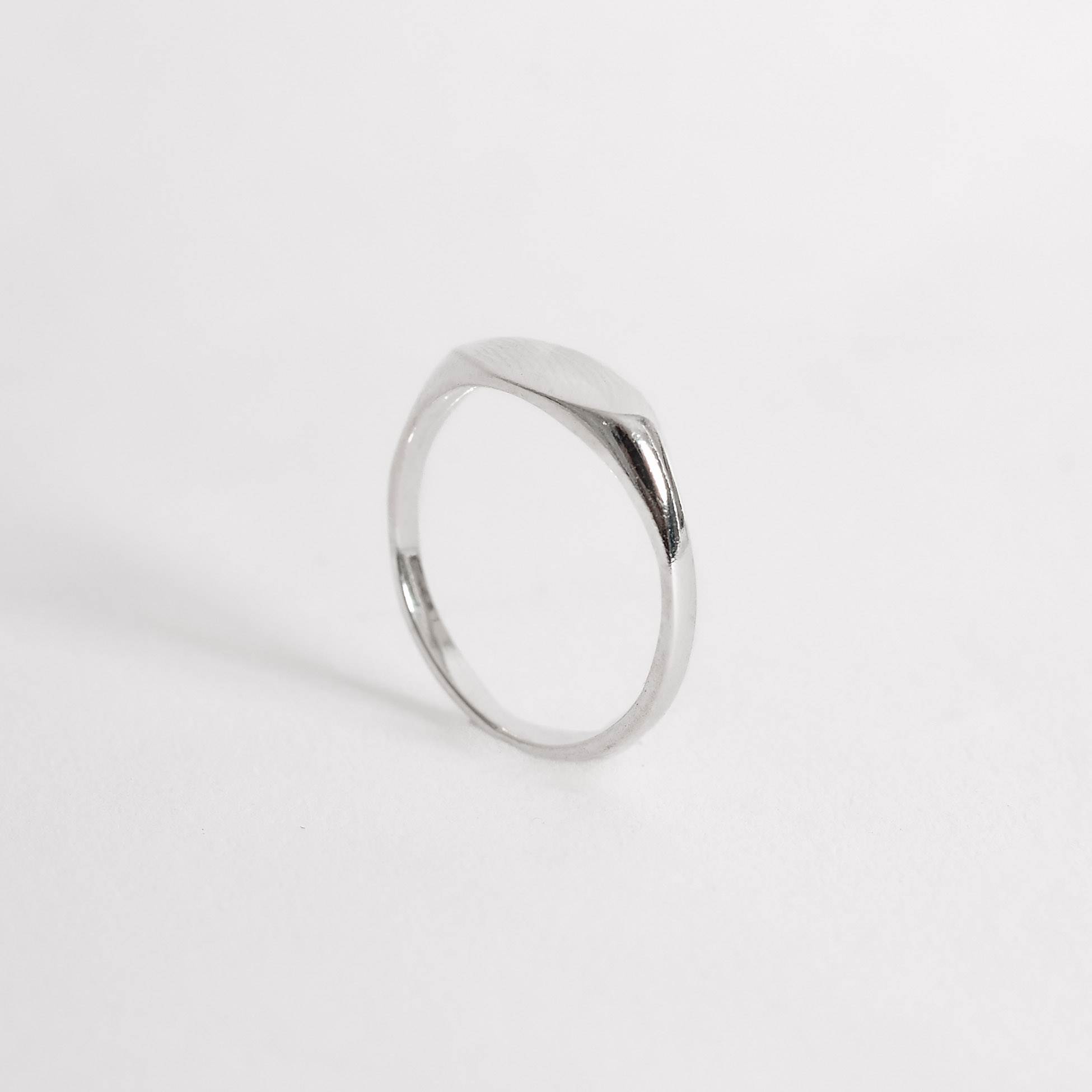 Anel detalhe oval