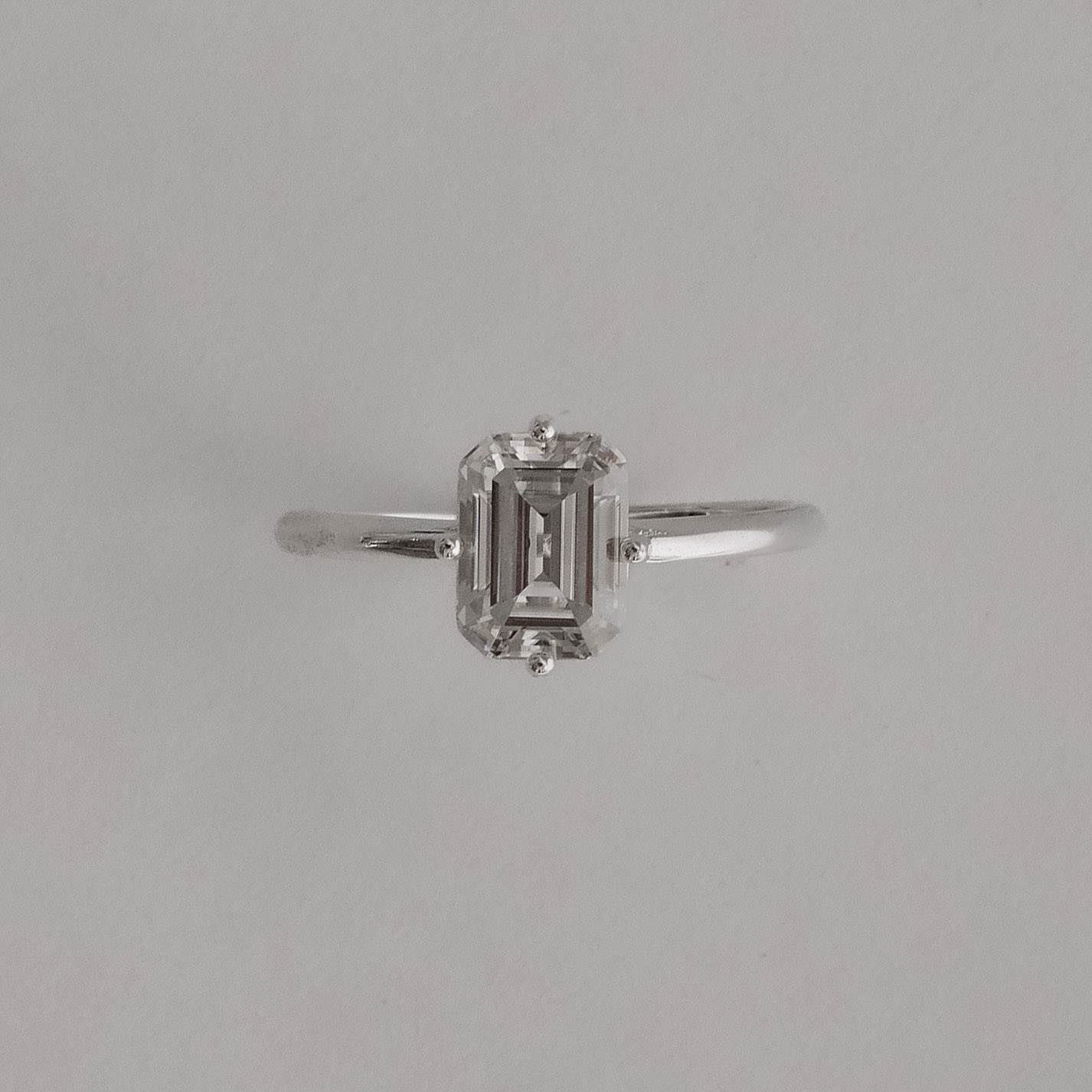 Anel solitário moissanite emerald 8x6mm