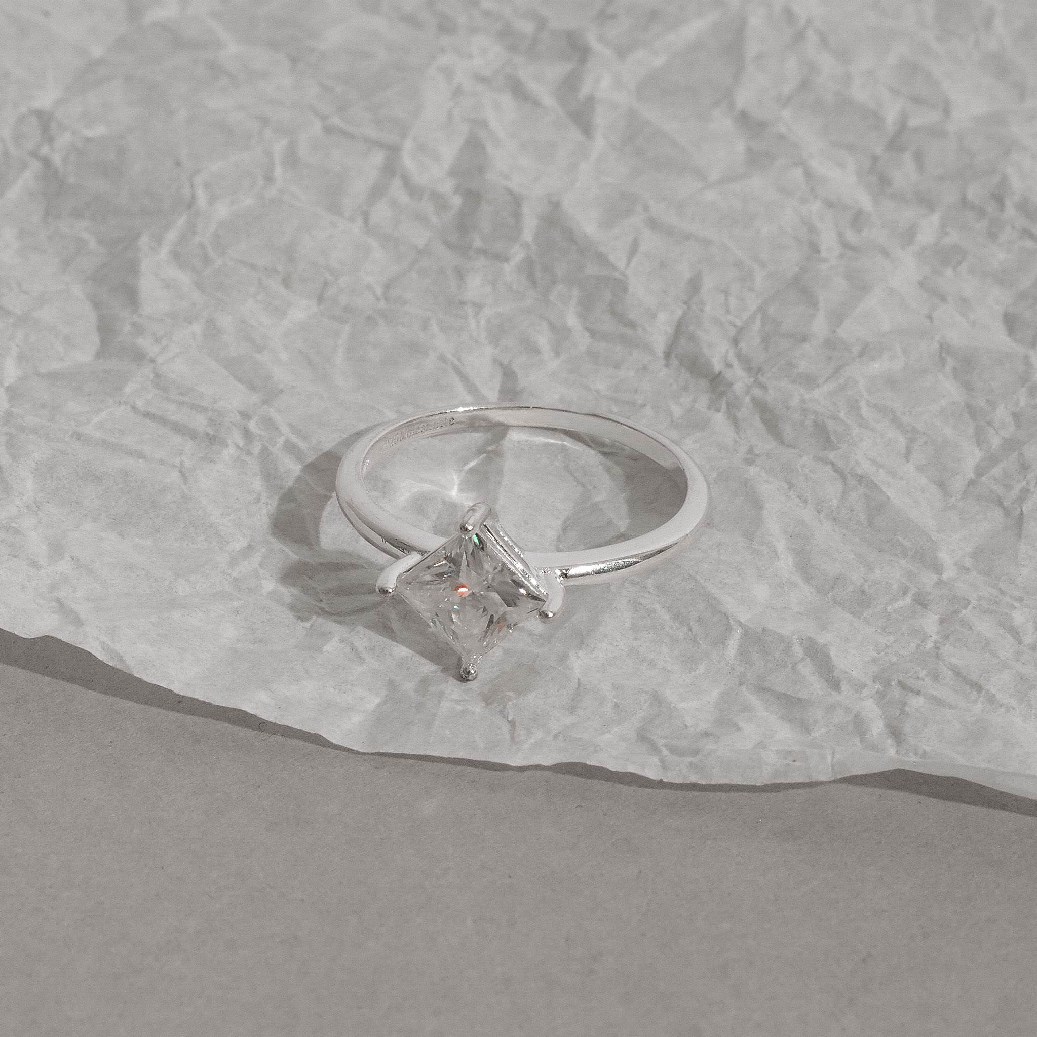 Anel solitário moissanite losango cristal 6x6mm