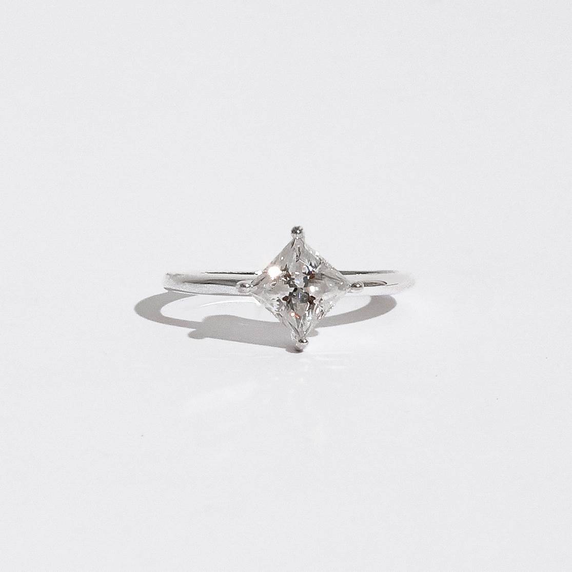 Imagem Anel solitário moissanite losango cristal 6x6mm