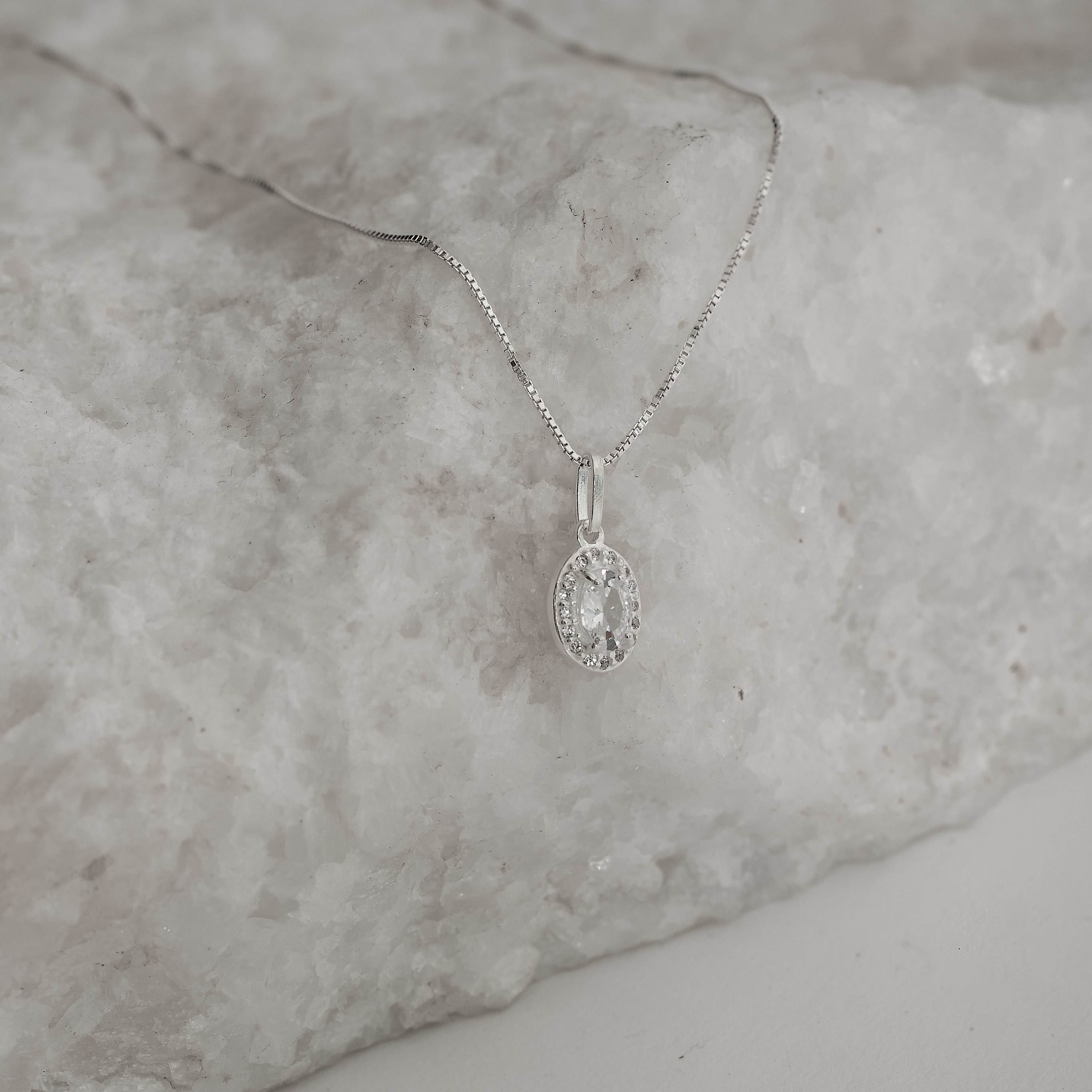 Imagem Secundária Colar pingente zircônia cristal oval cravejada 9mm 45cm