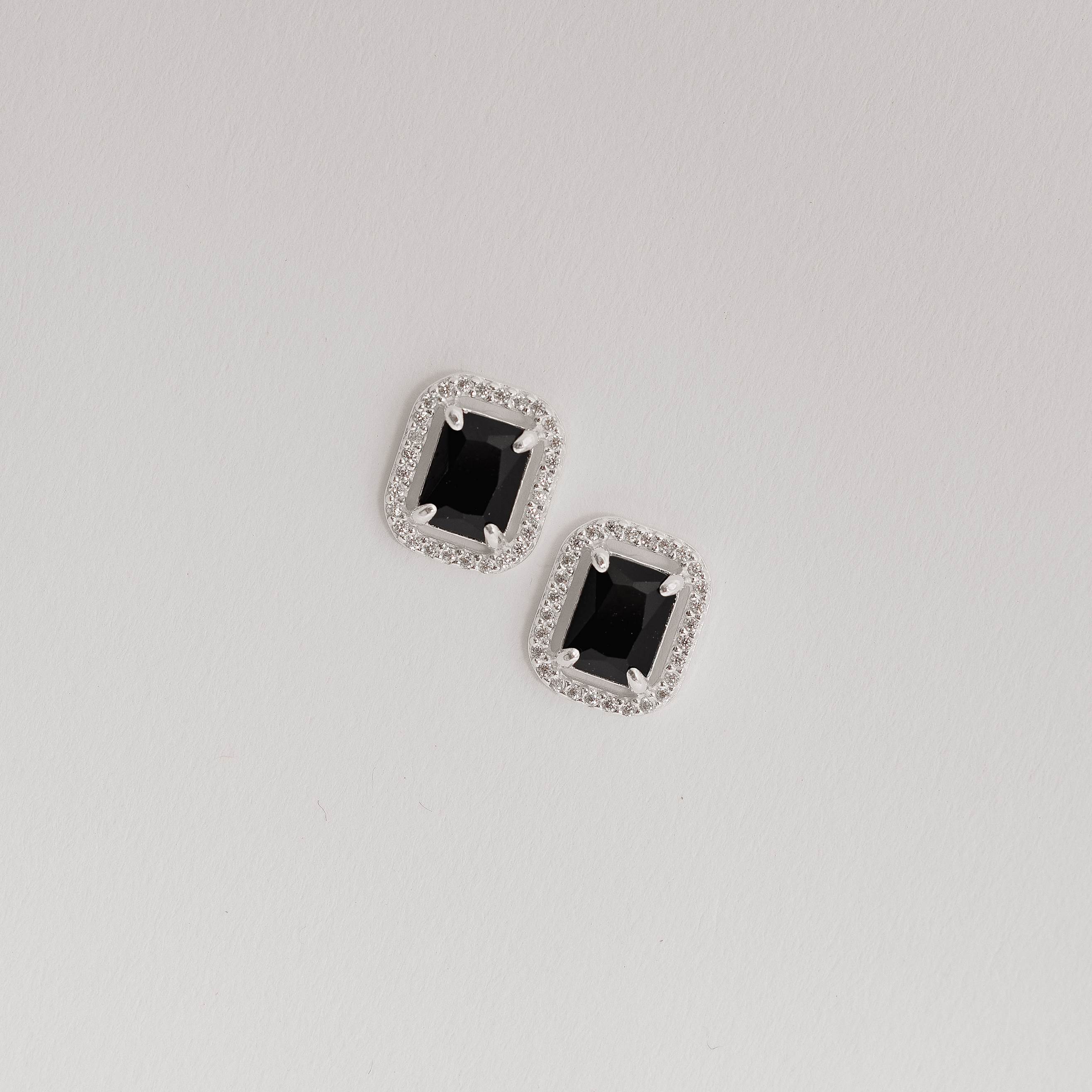 Imagem Brinco zircônia retangular ônix com cravejado 13mm