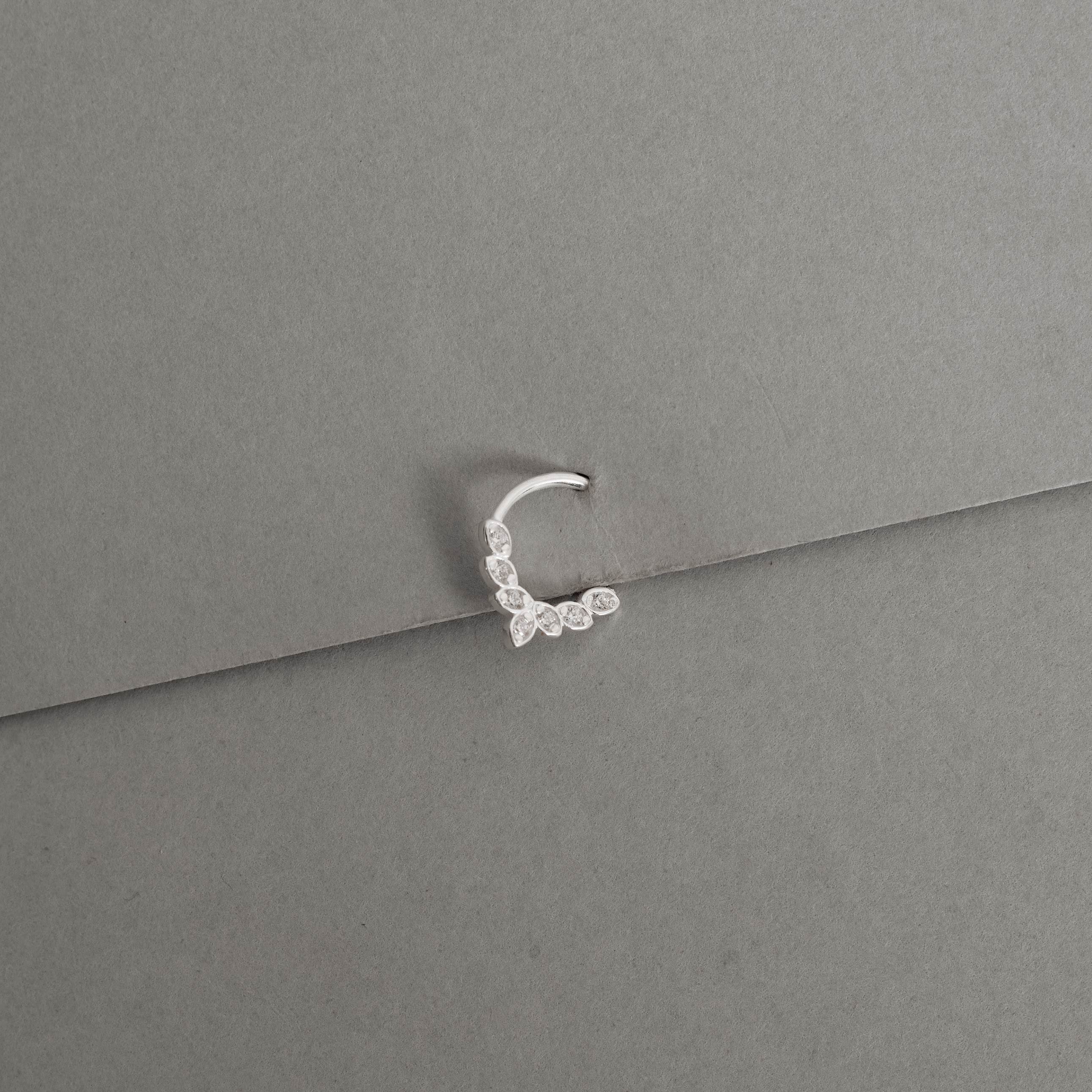 Imagem Secundária Piercing argola 10mm 7 zircônias orelha esquerda