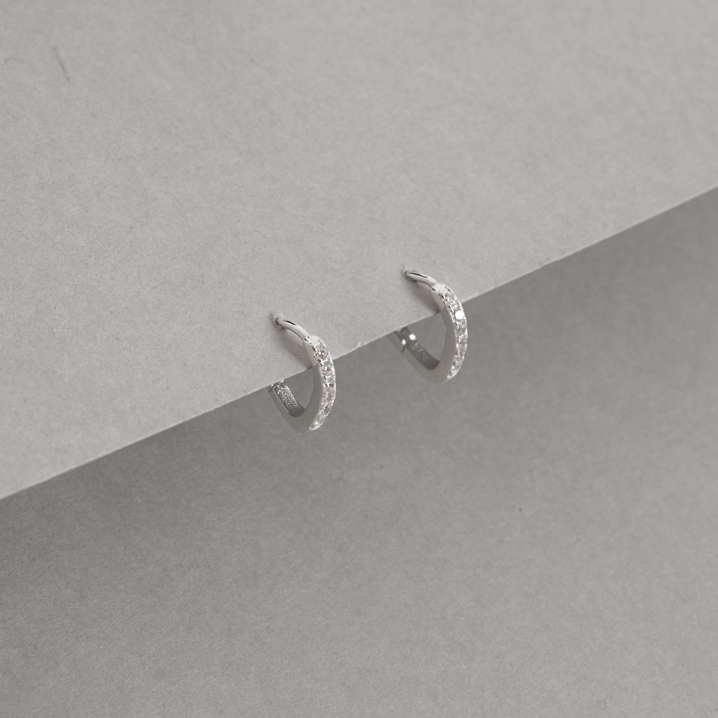 Argola click gota 12mm cravejada