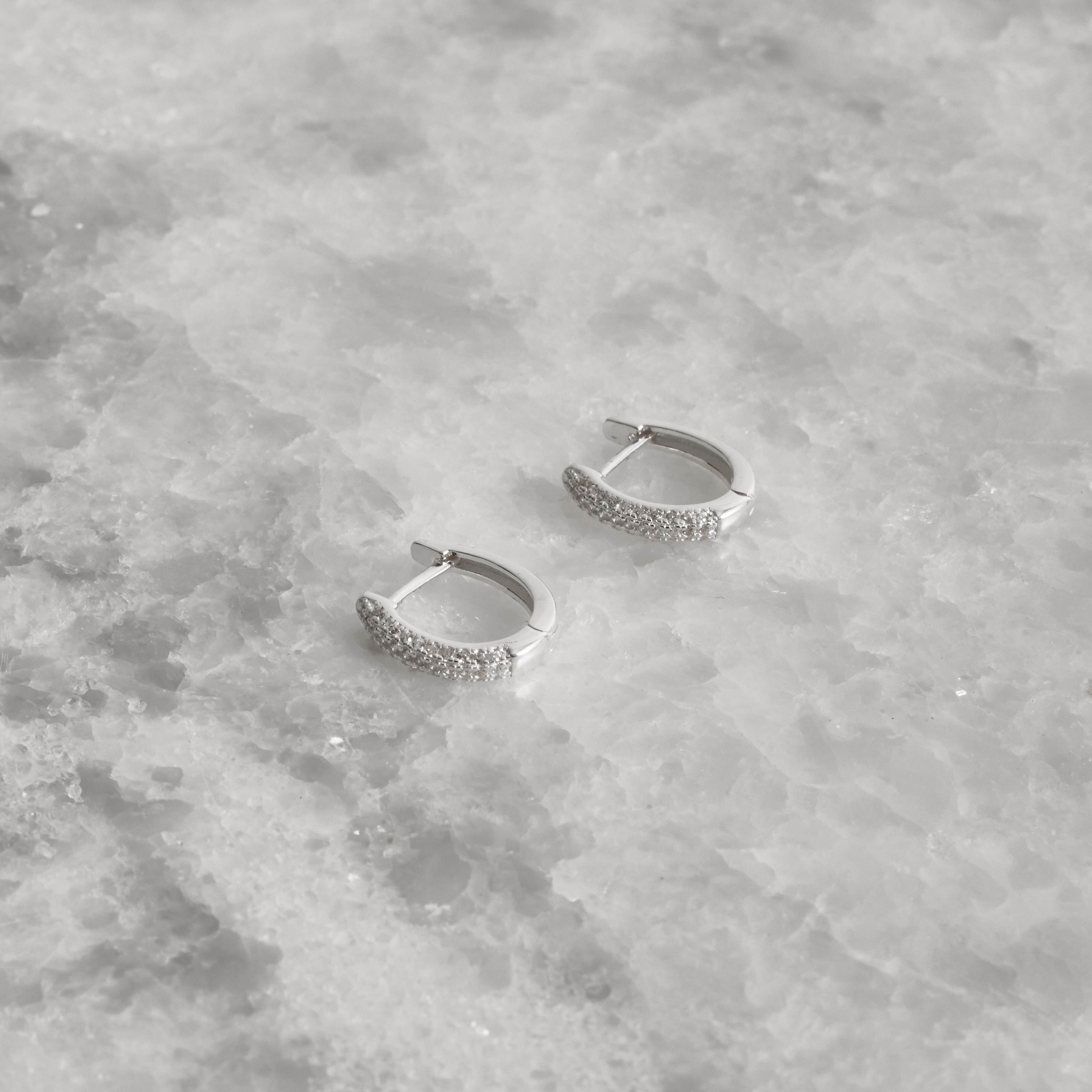 Argola click triplo cravejado 13mm