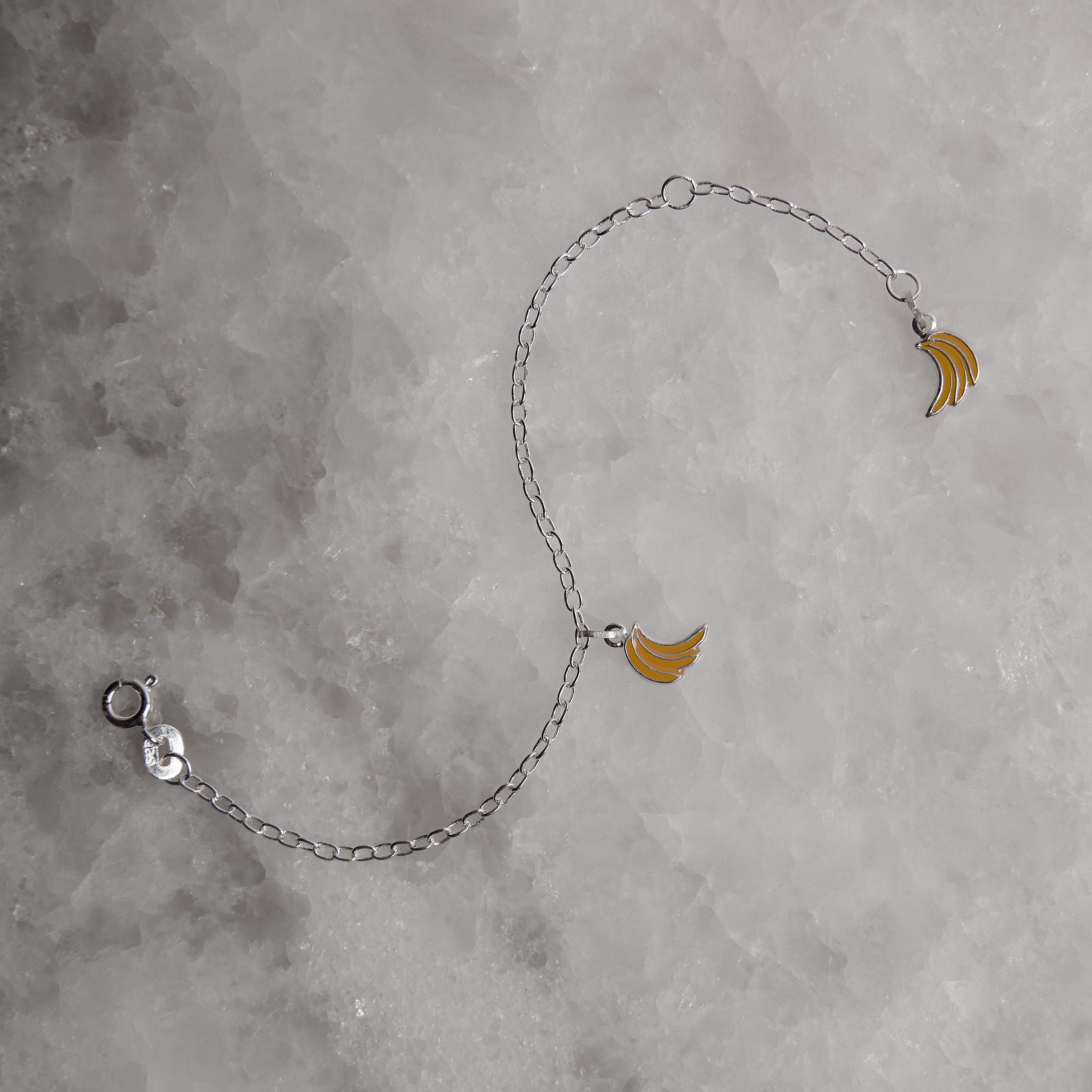 Pulseira infantil pingentes bananas resina 10mm