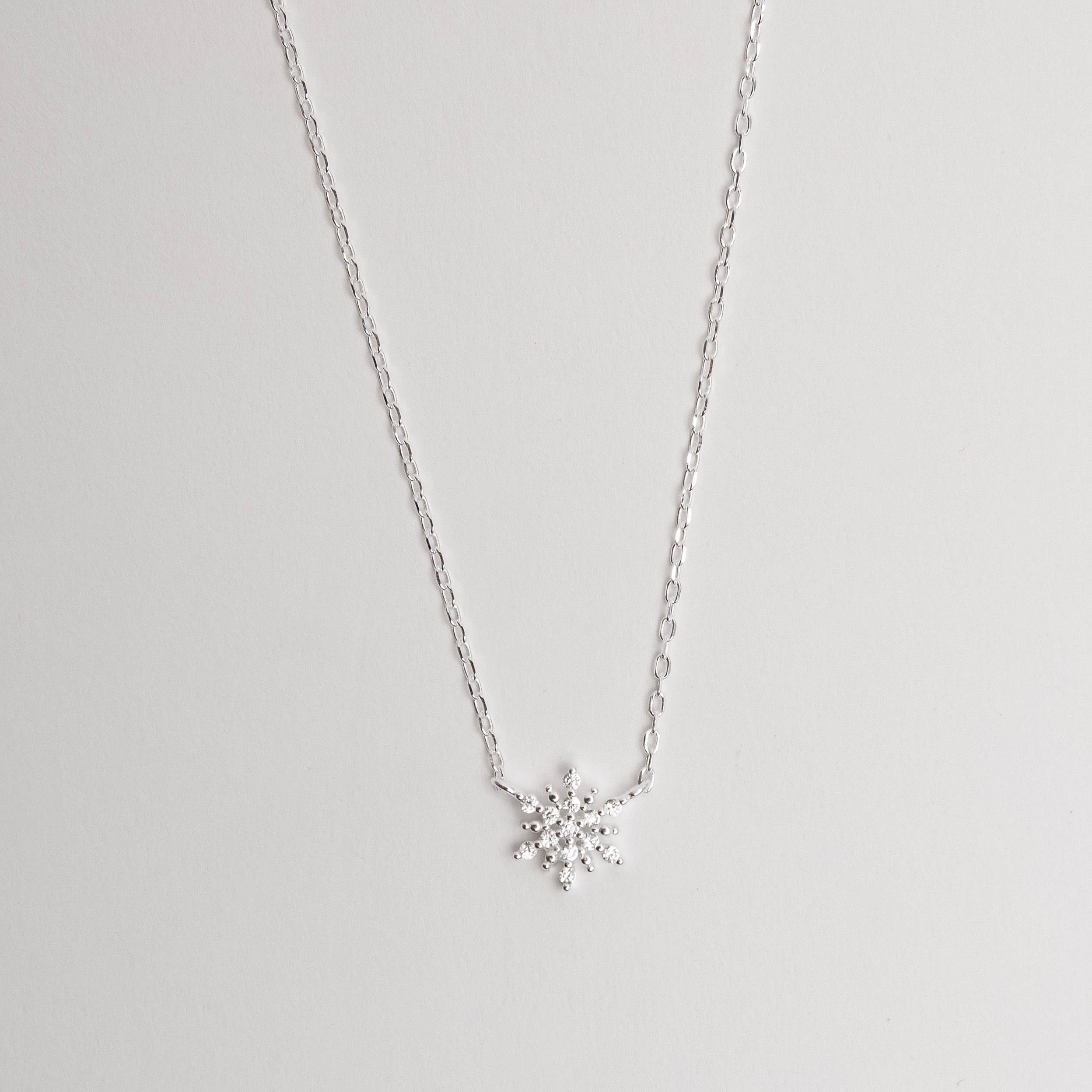 Colar entremeio floco de neve cravejada 9mm corrente cadeado 40+5cm
