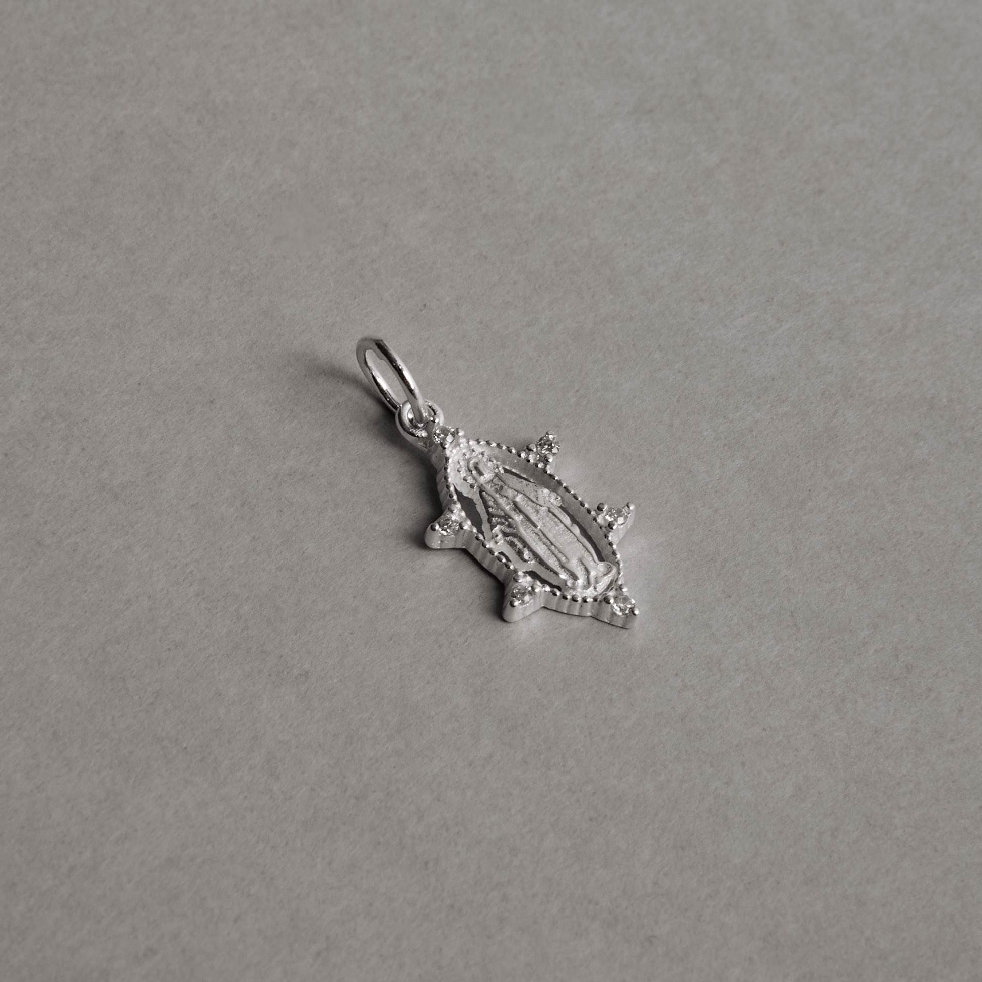 Imagem Secundária Pingente medalha oval Nsa. Sra. das Graças com zircônias 16mm
