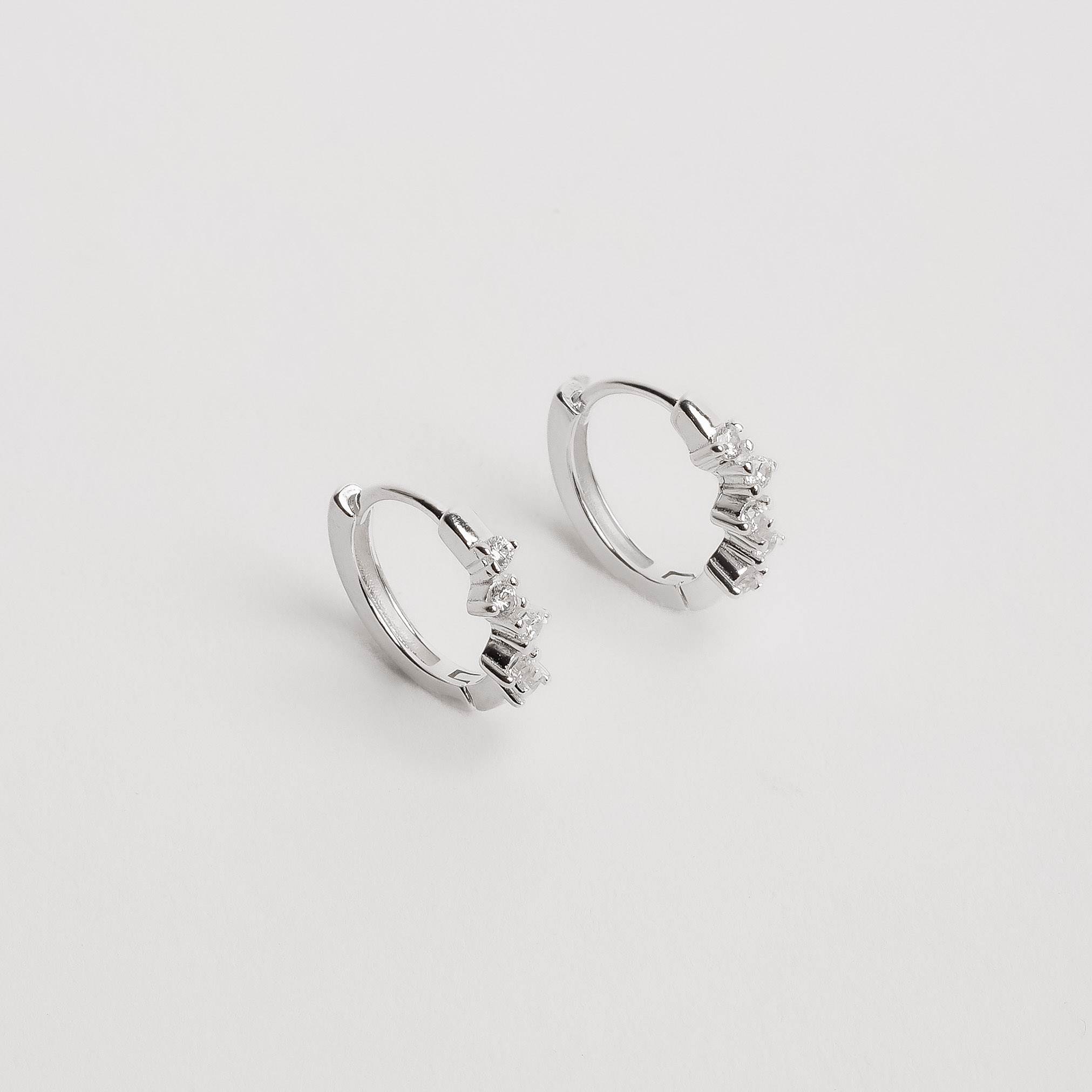 Argola click 13mm com zircônias redondas