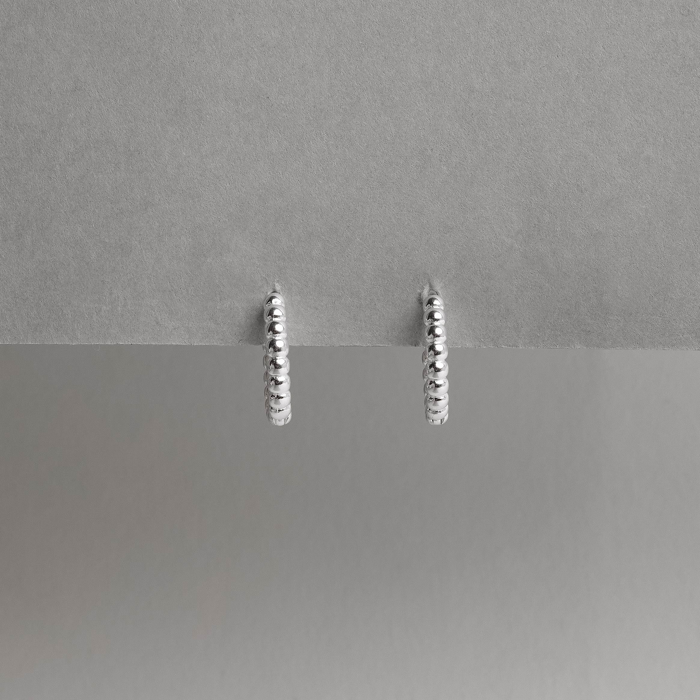 Imagem Secundária Argola click fio bolinhas 13mm
