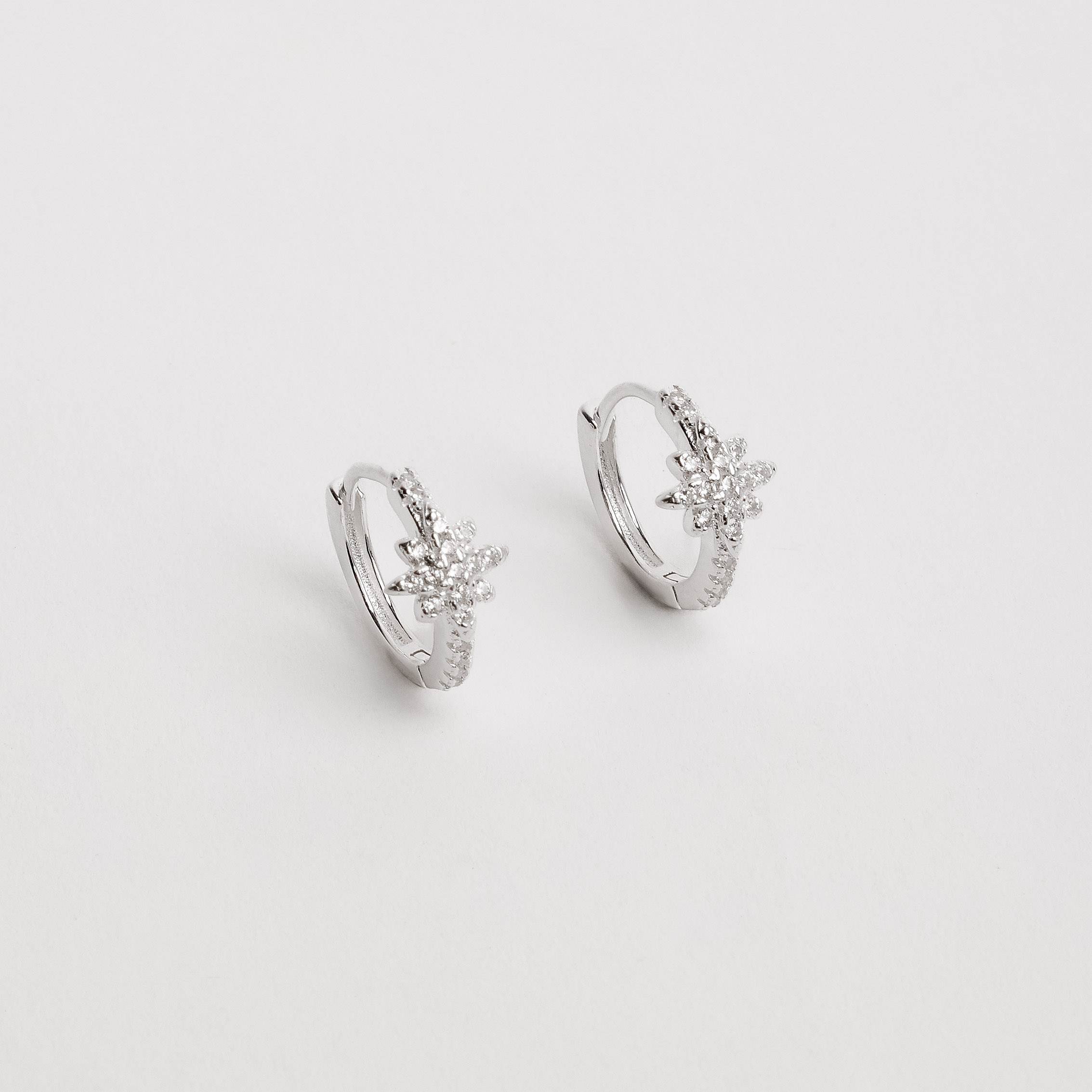 Imagem Argola click estrela 8 pontas cravejada 13mm