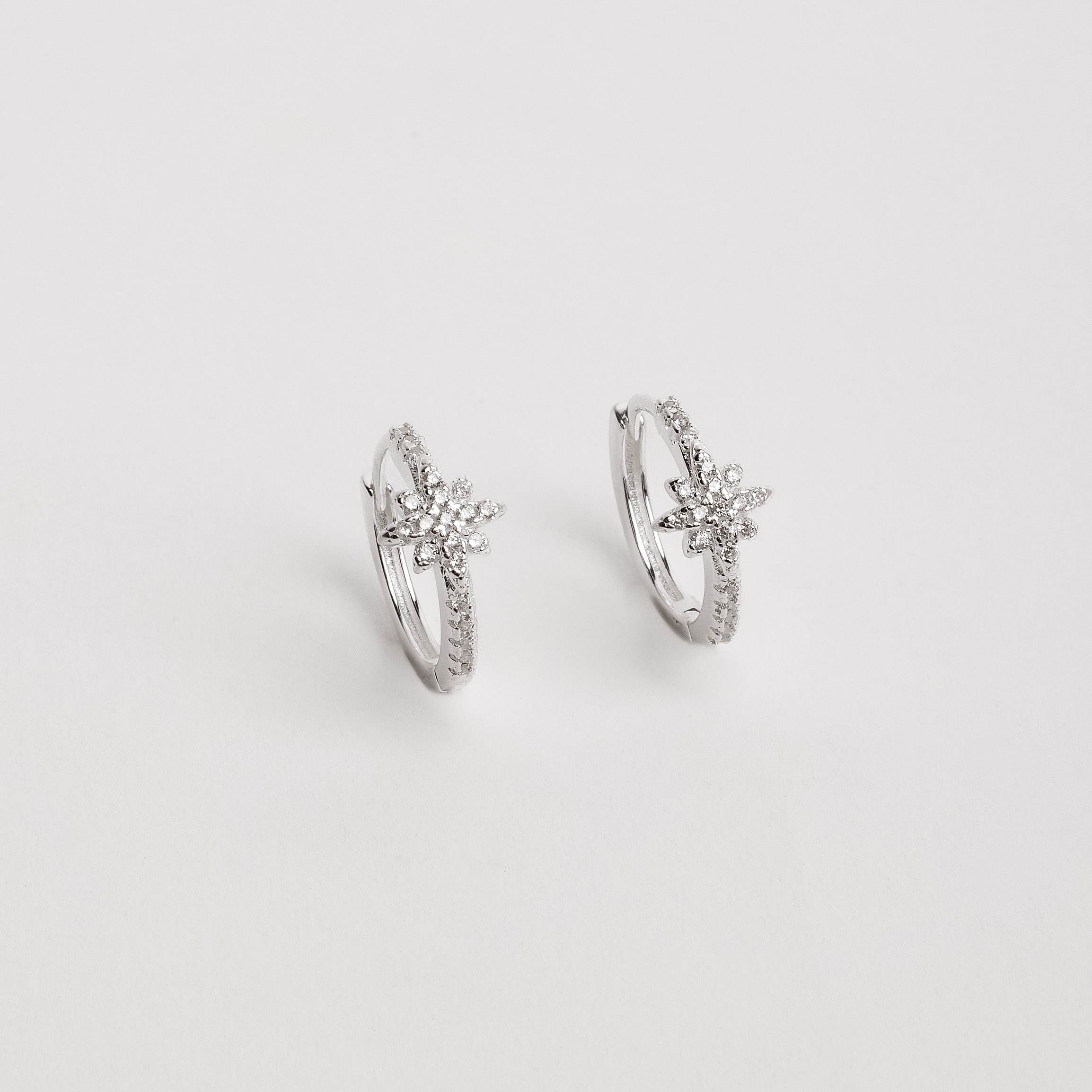 Imagem Argola click estrela 8 pontas cravejada 15mm