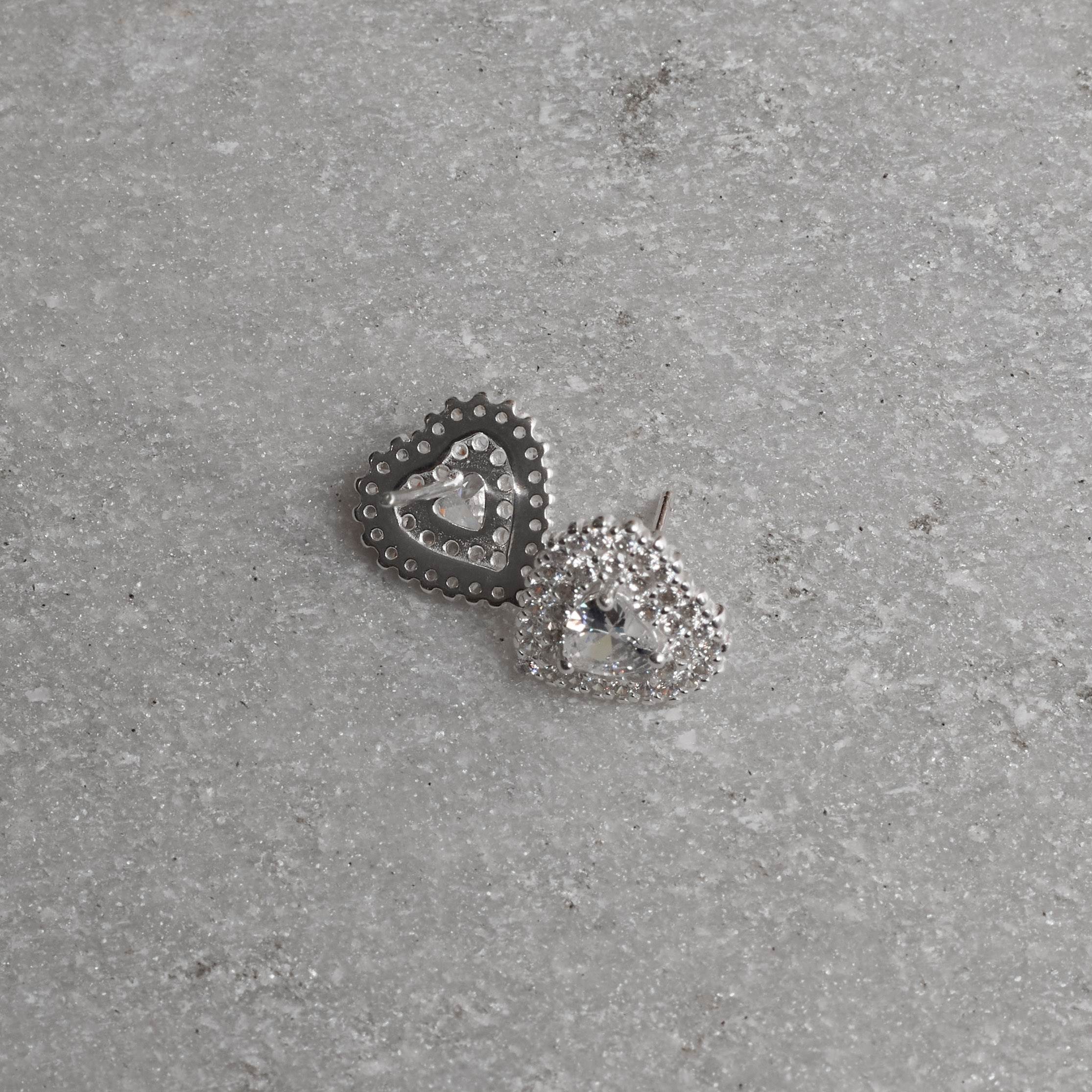 Imagem Secundária Brinco zircônia coração com duplo cravejado 12mm