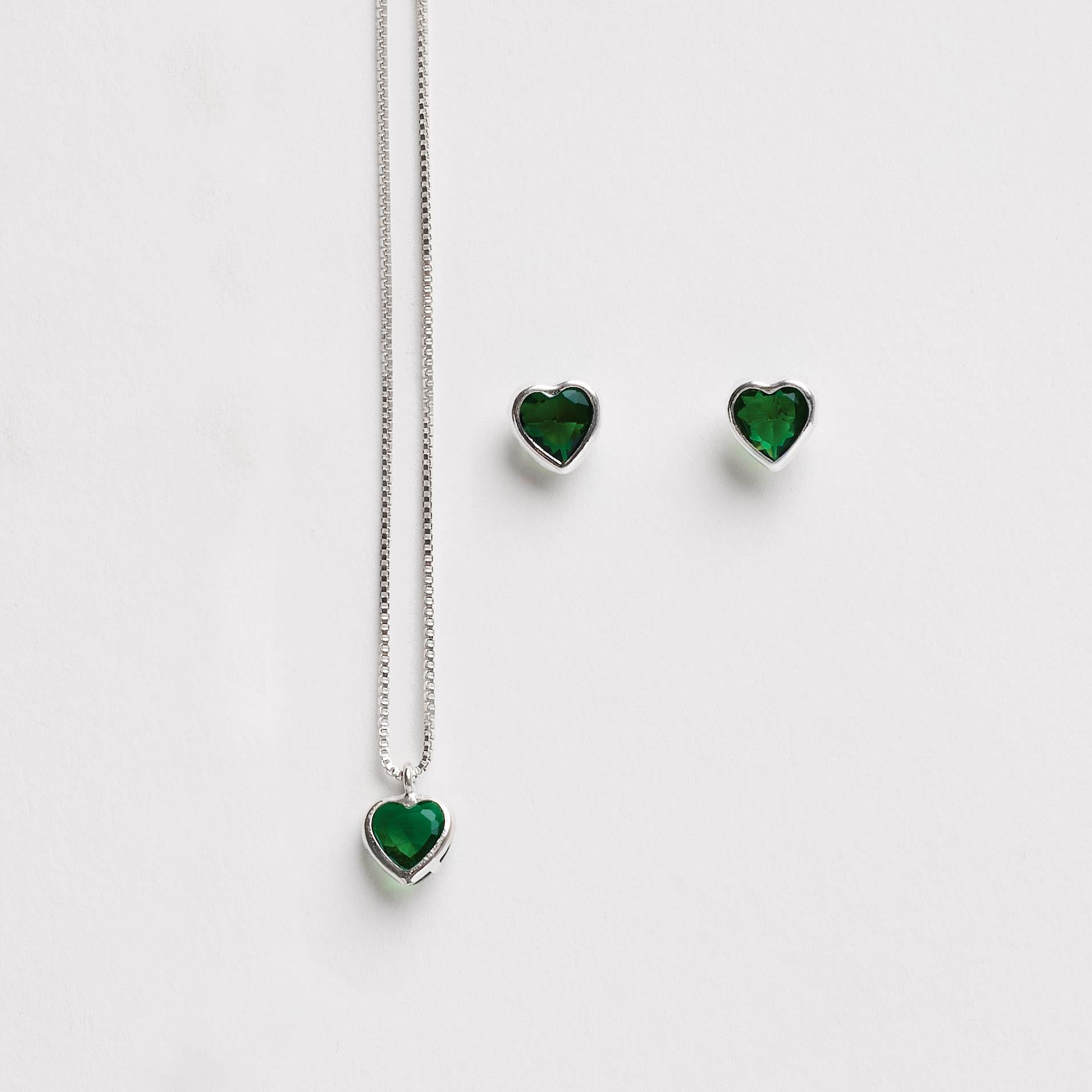Imagem Conjunto brinco e colar zircônia coração esmeralda embutida 6mm 40cm