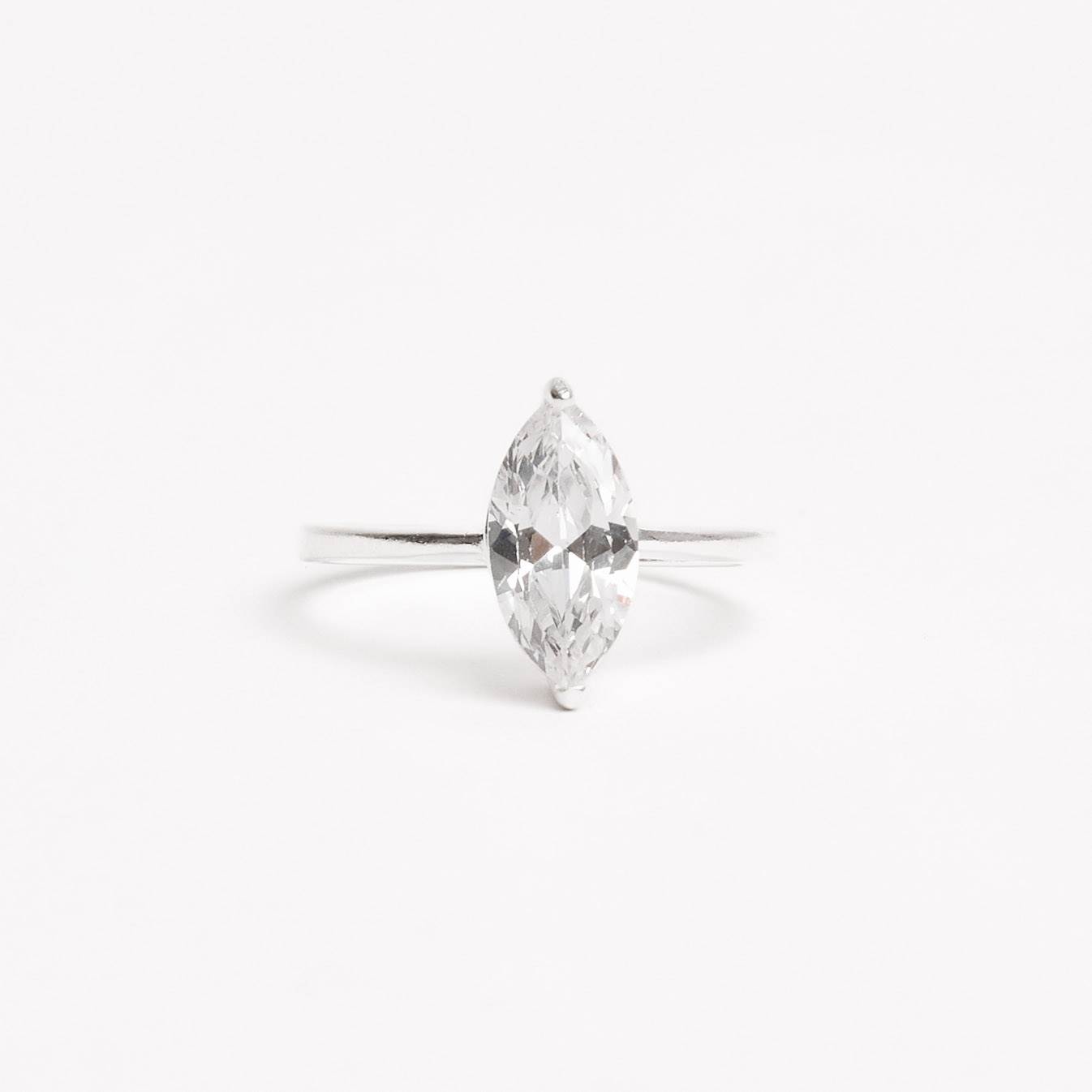 Anel solitário zircônia navete 11x6mm